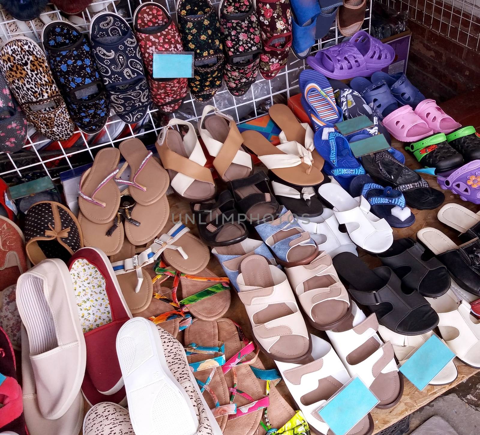 Summer Slippers for women, in the market , different models, to wear in the warm season