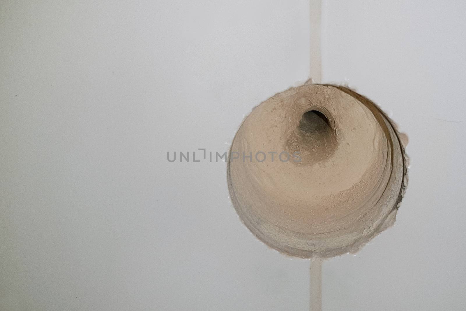 The hole in the wall, plug installation by Mindru