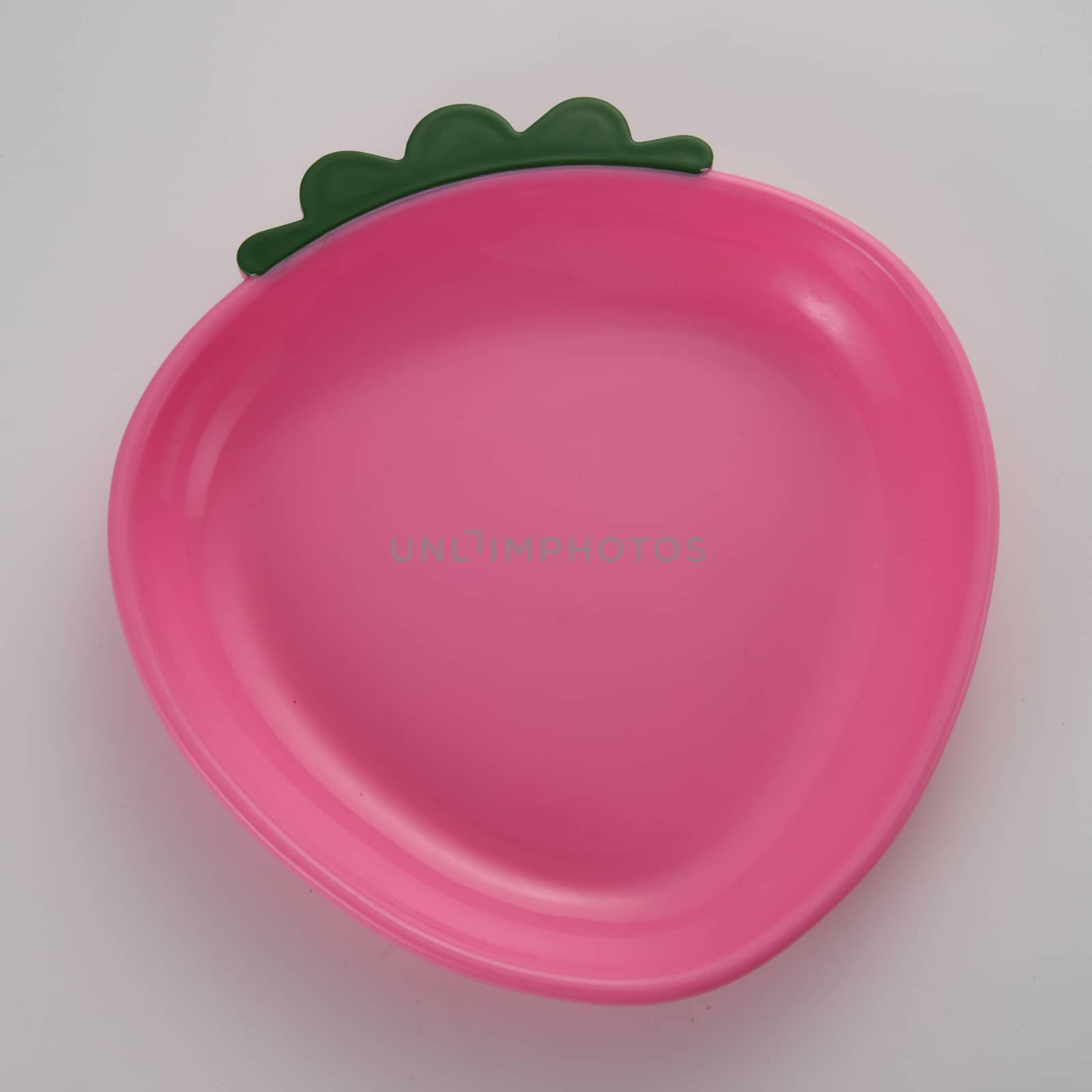 child's plate by eskaylim