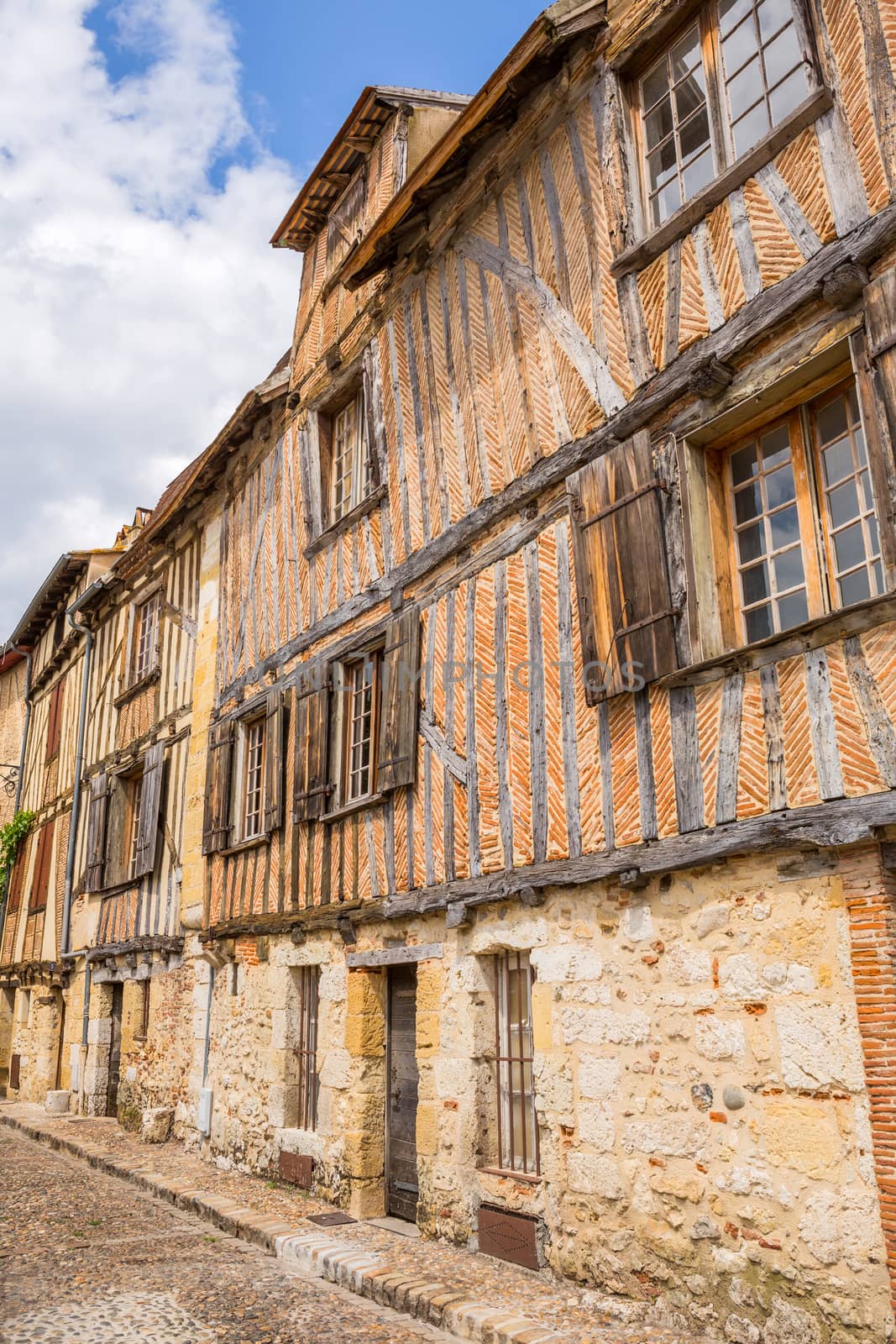 Ancient houses of Bergerac by zittto