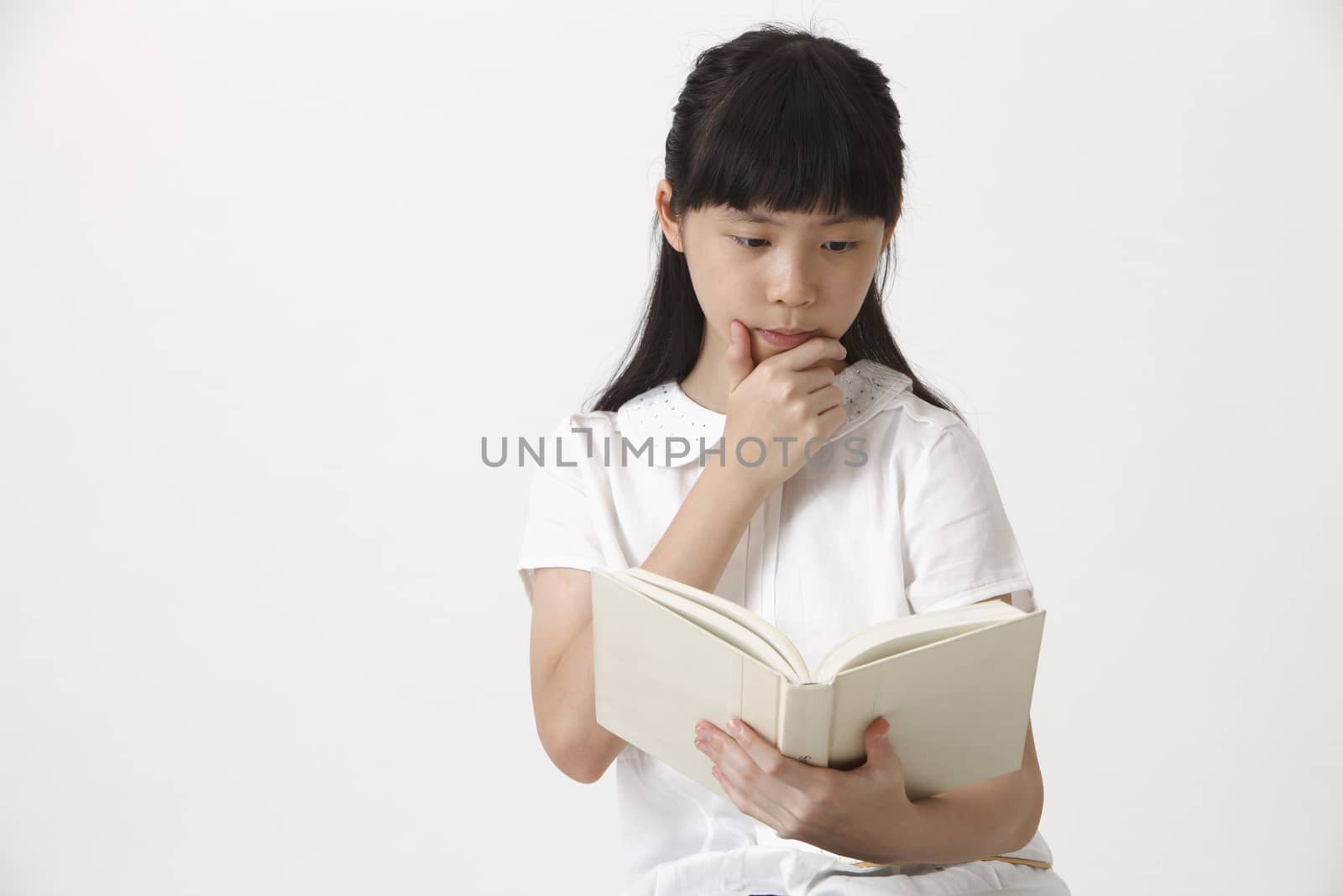 chinese girl enjoy reading book