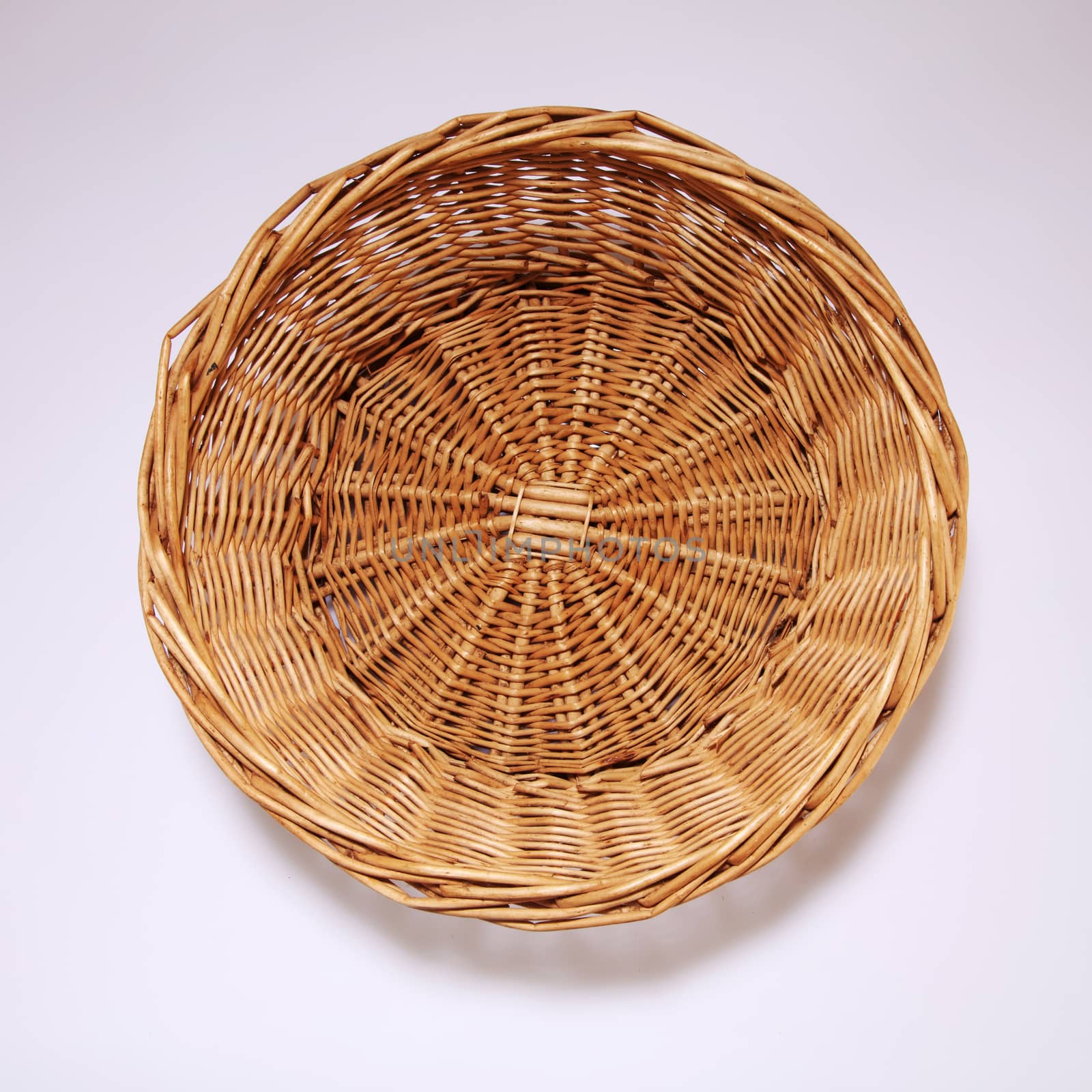 round shape basket by eskaylim