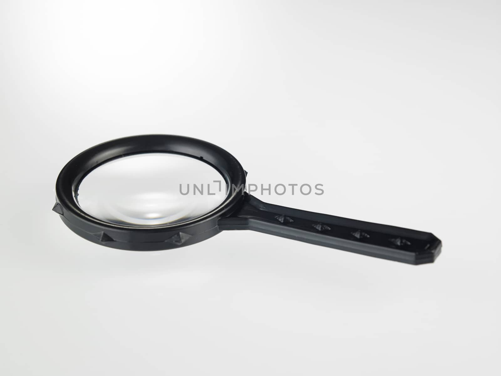 Magnifying glass  by eskaylim