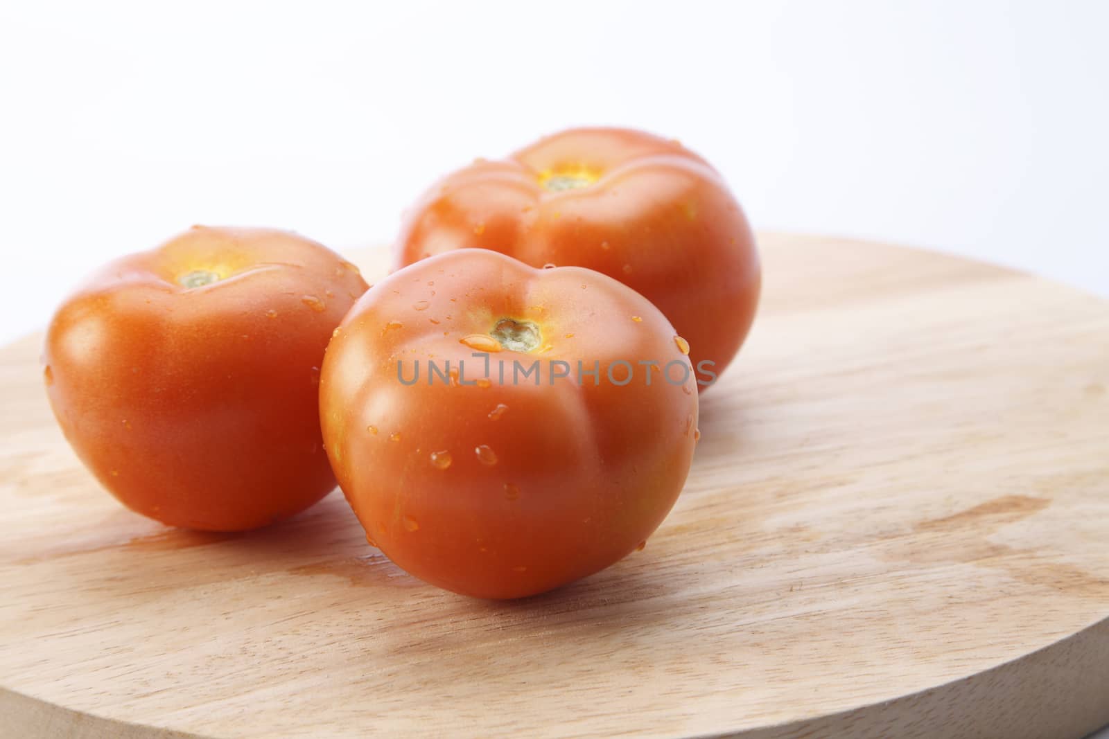 tomato by eskaylim