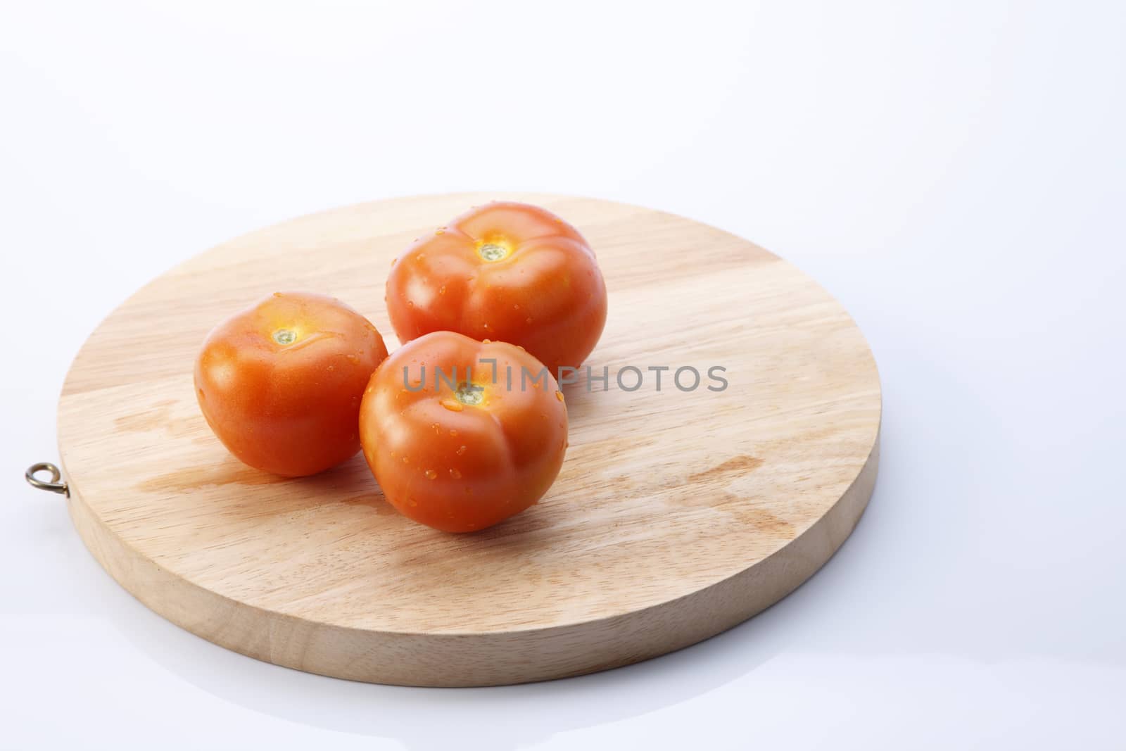 tomatoes on the cutting board