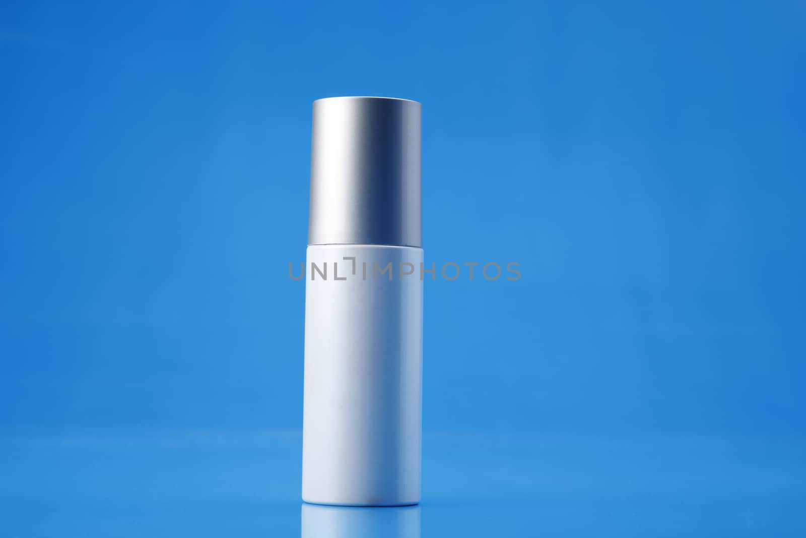 cosmetic bottle by eskaylim