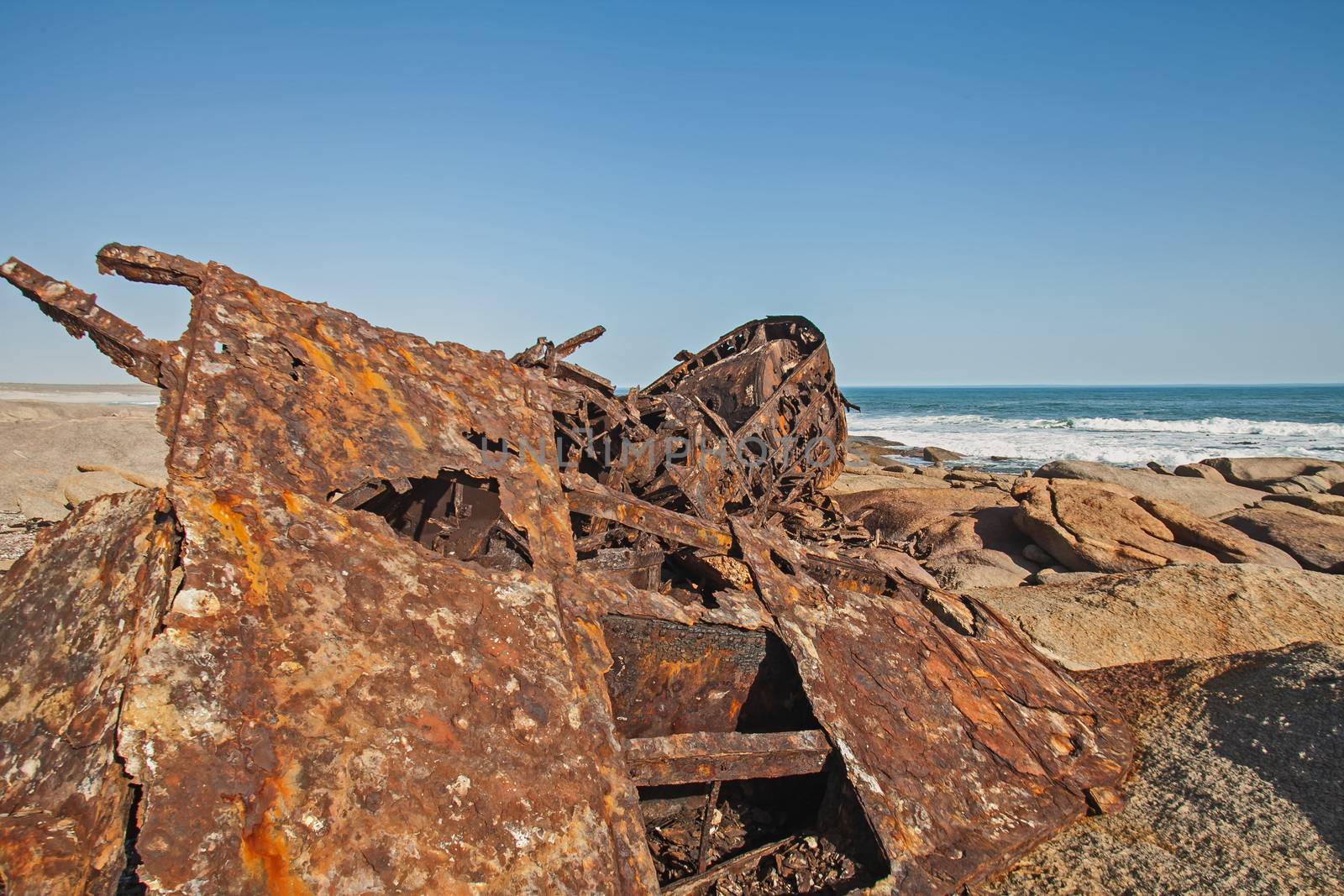 The trawler Aristea was built in 1934 in Scotland, served as a minesweeper in WWII and ran aground on 4th July 1945 near Hondeklip Bay with the loss of one life.