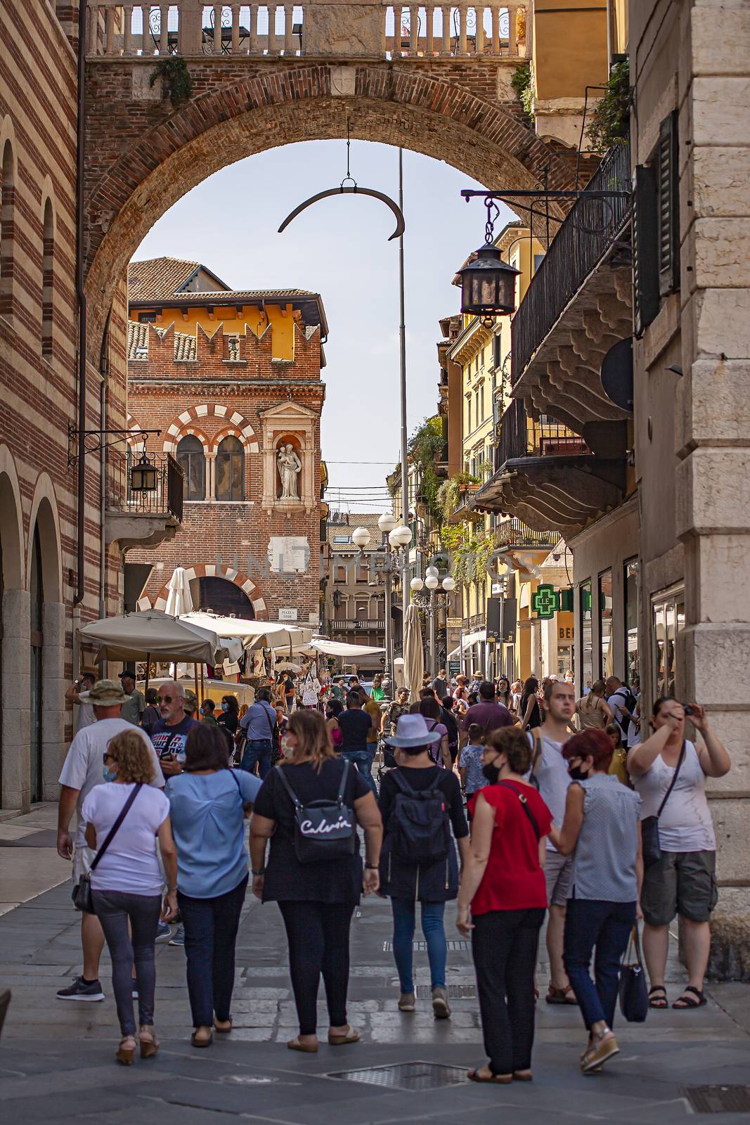 VERONA, ITALY 10 SEPTEMBER 2020: Piazza dei Signori in Verona full of people