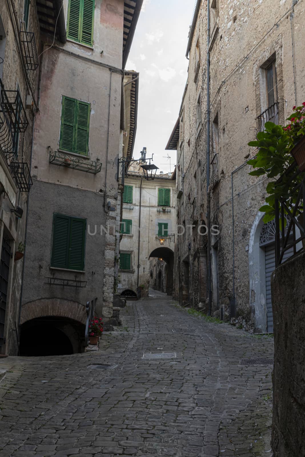 architecture of alleys and buildings in the country of stroncone by carfedeph