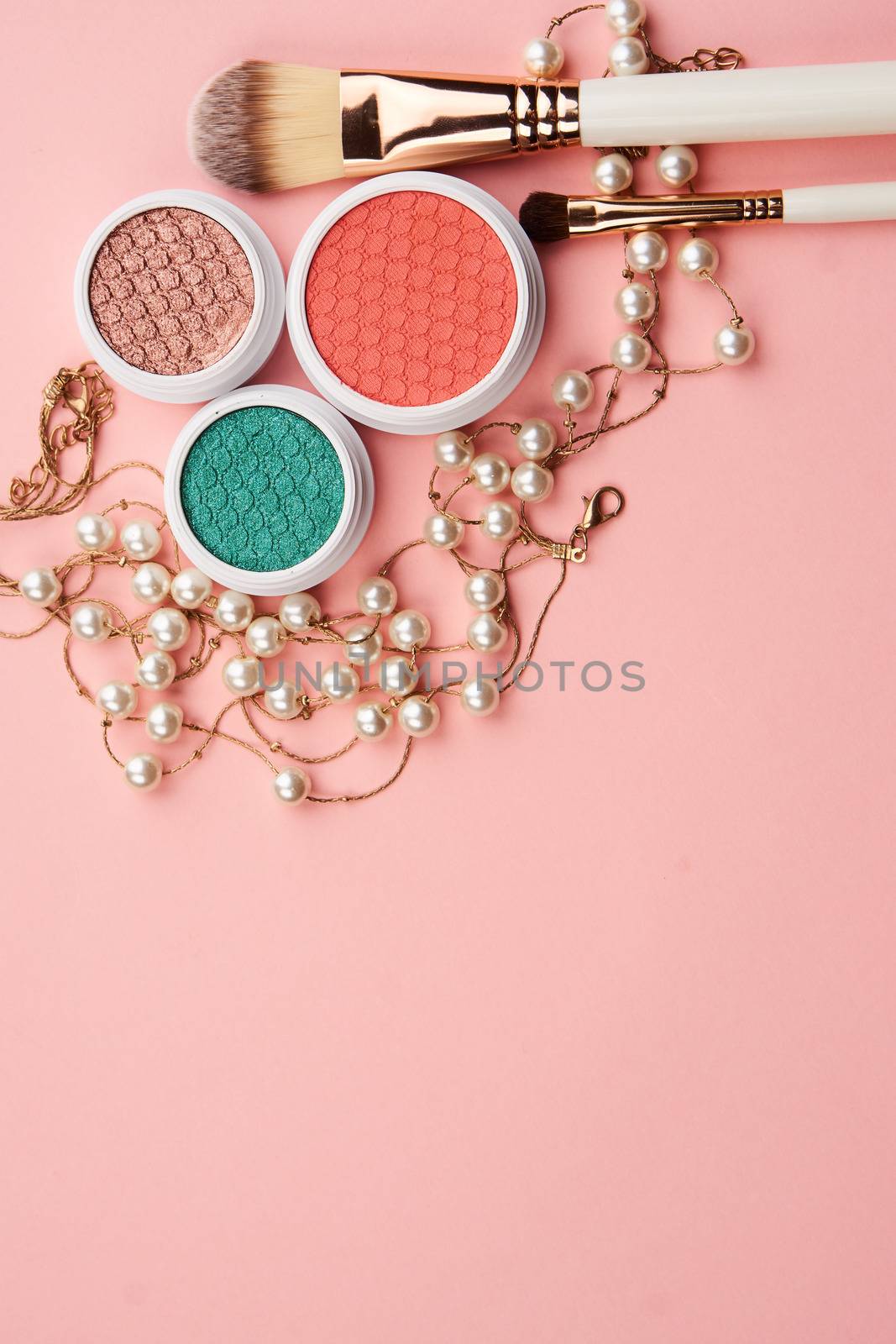 cosmetic accessories eyeshadow accessories makeup brushes merchandise collection professional cosmetics by SHOTPRIME