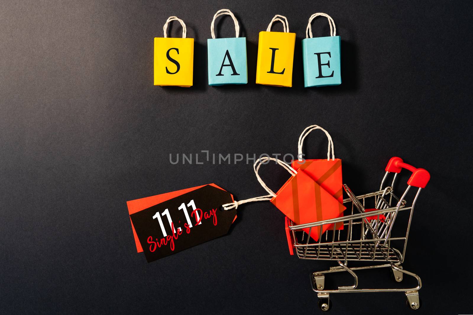 shopping cart and shopping bag, year-end sale, 11.11 singles day sale concept