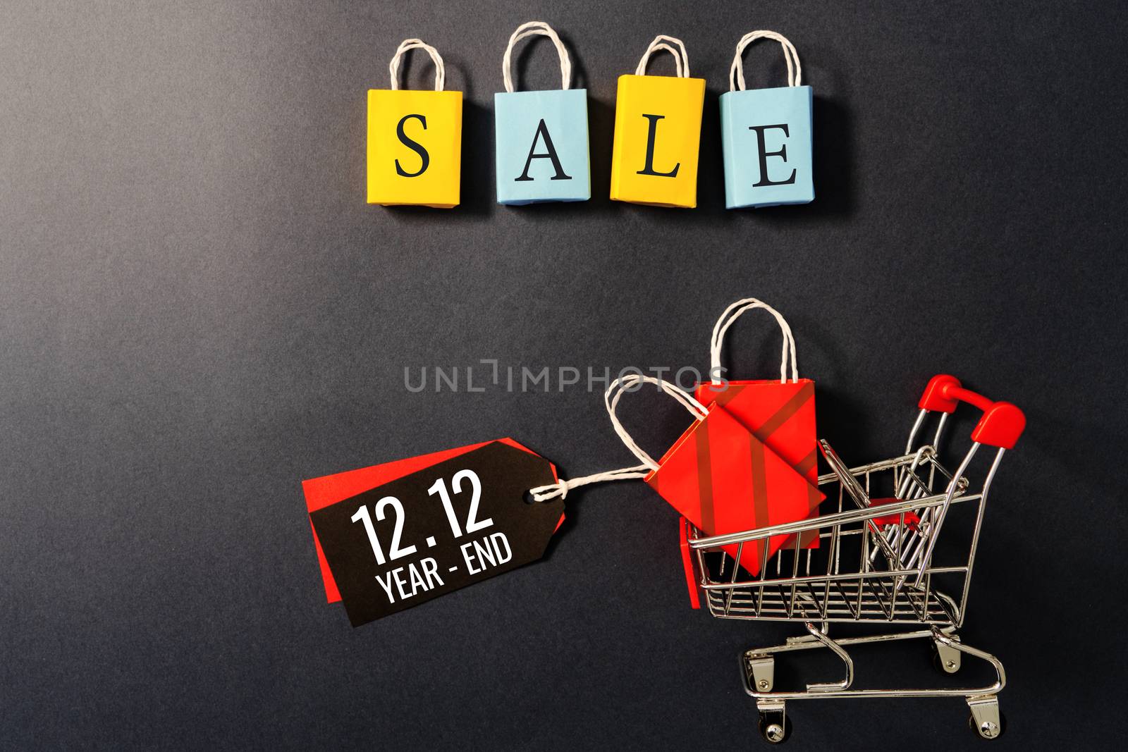 shopping cart and shopping bag, year-end sale, 11.11 singles day sale concept