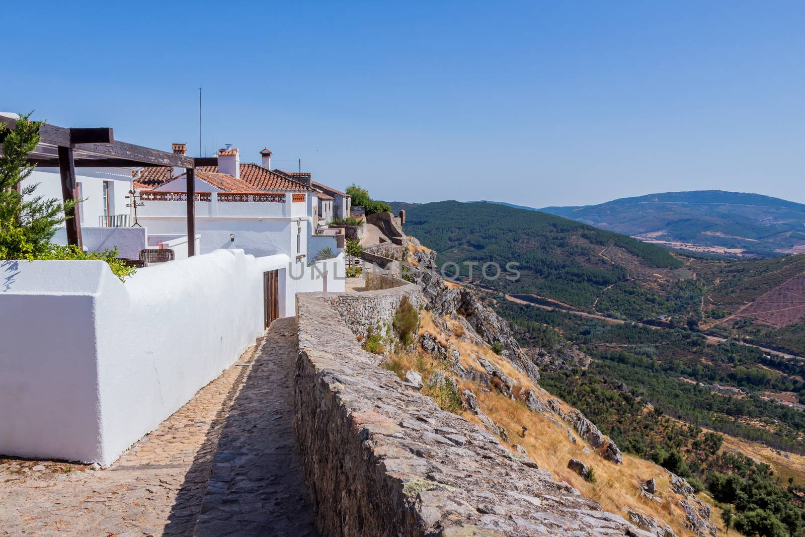 houses at the medieval village of Marvao by zittto