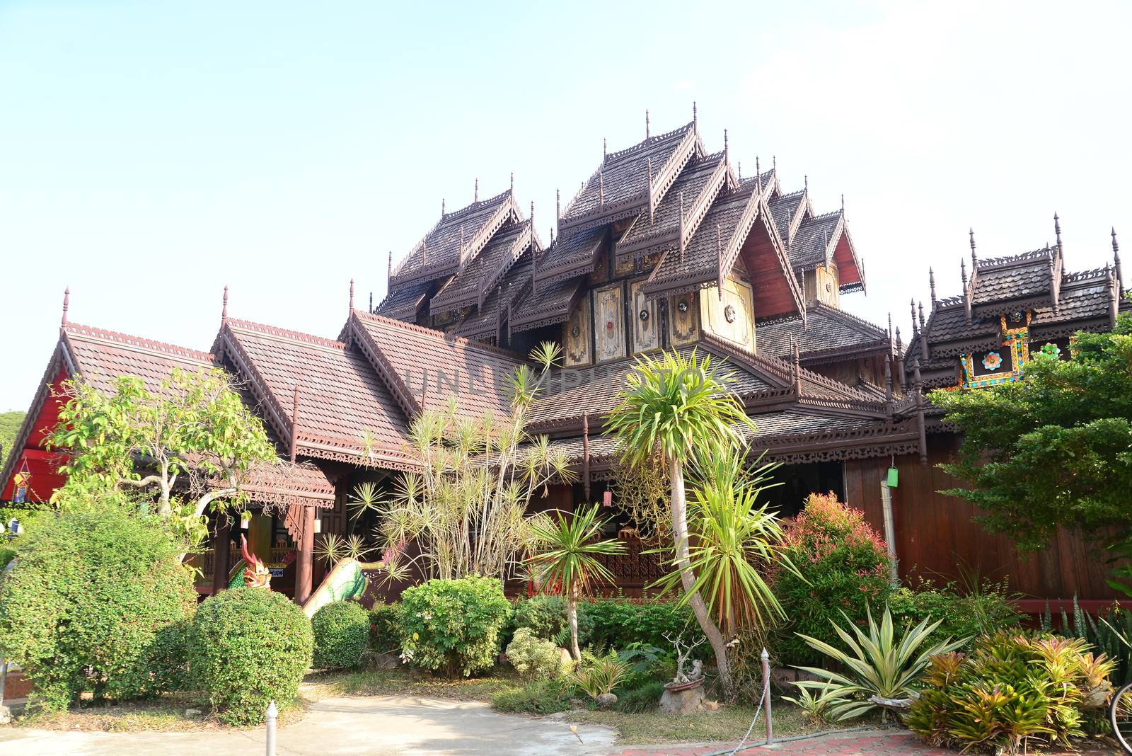 Wat Nantaram is a Tai Yai (Shan-style) community temple in central Chiang Kham and exhibits the classic Tai Yai roof architecture, somewhat extraordinary by ideation90