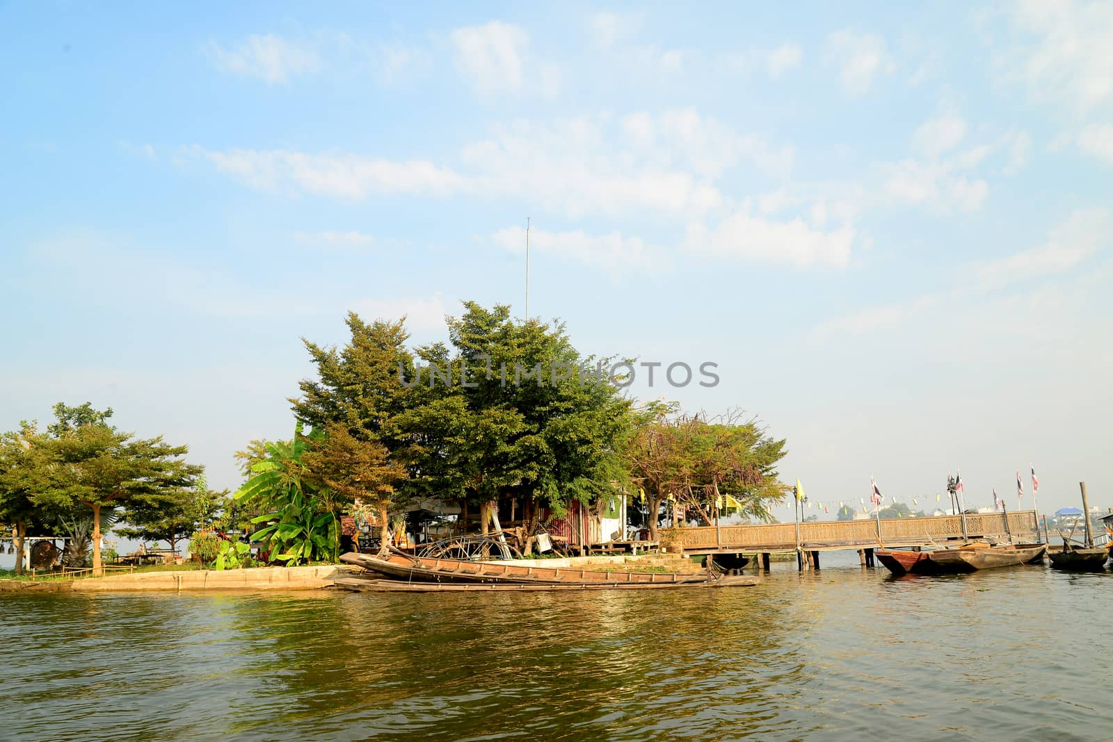  Phayao, Thailand – 21 December, 2019 : Wat Tilok Aram : Year-Old Underwater Temple of Thailand, Today a floating platform with the statue of a Buddha sits directly above the site of the sunken temple.