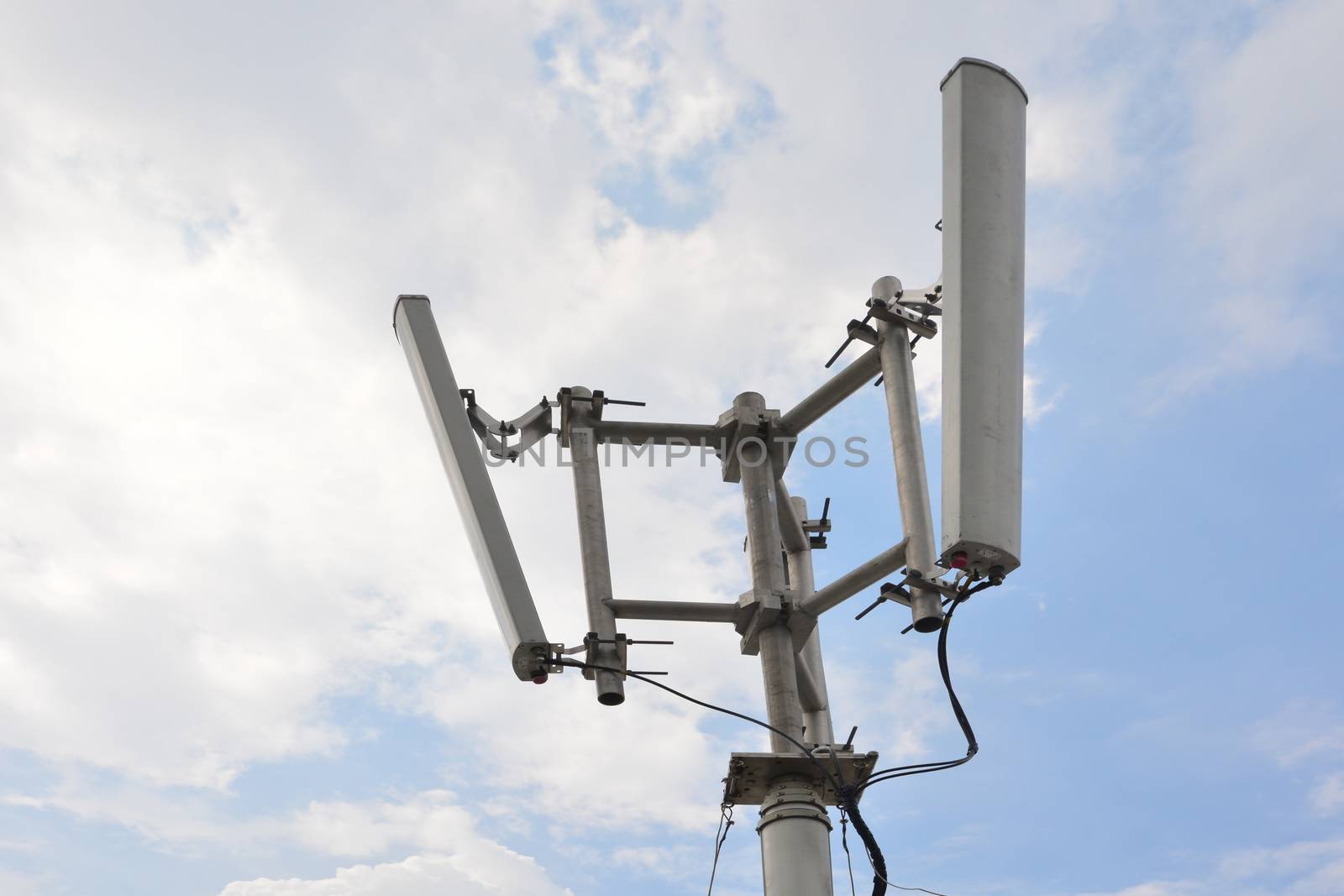 Mobile phone signal repeater equipment on the roof