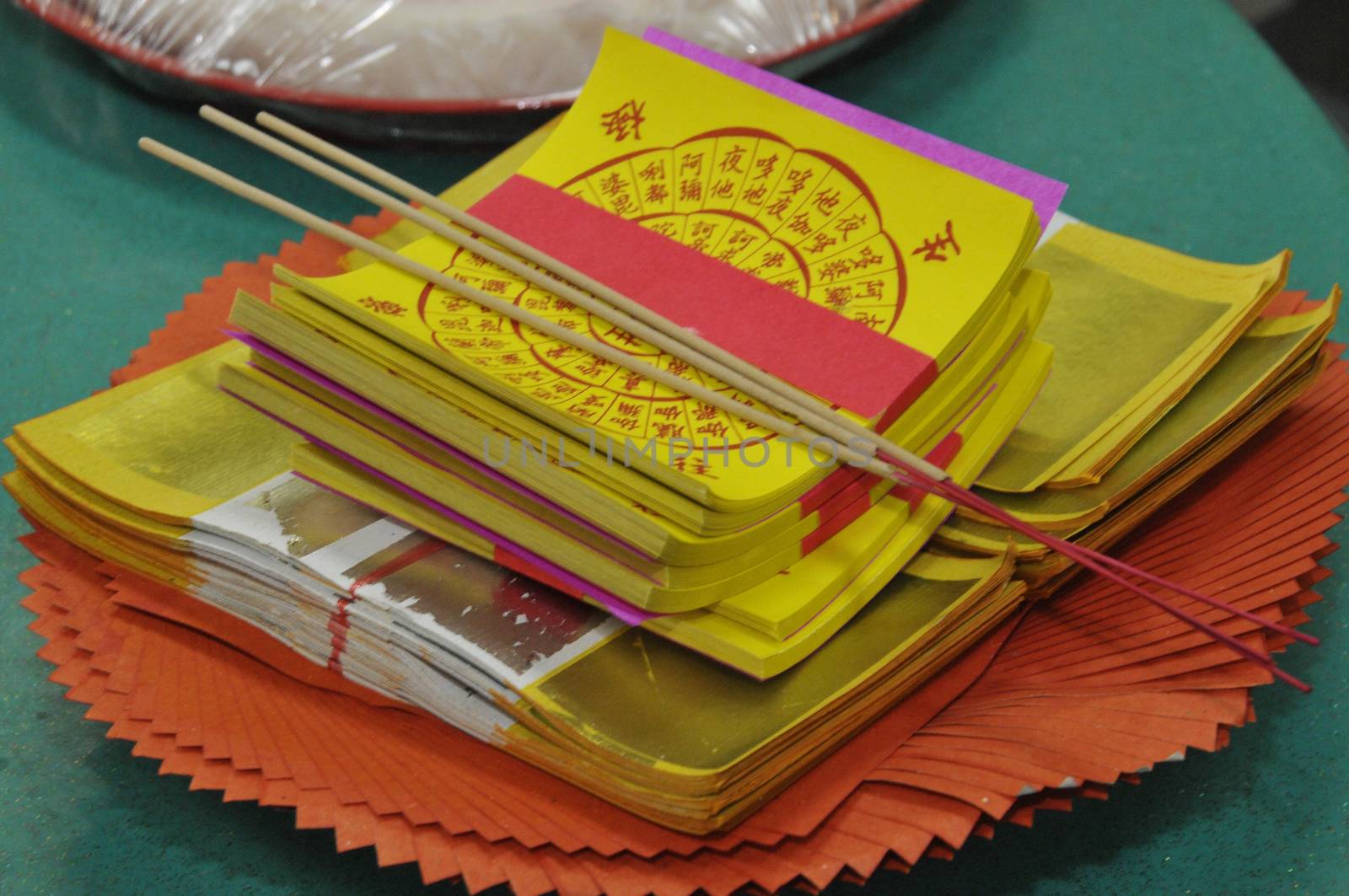 Paper money, Gold/Silver paper for passed away ancestor's spirits before making offerings for ancestors for the burning, Chinese tradition