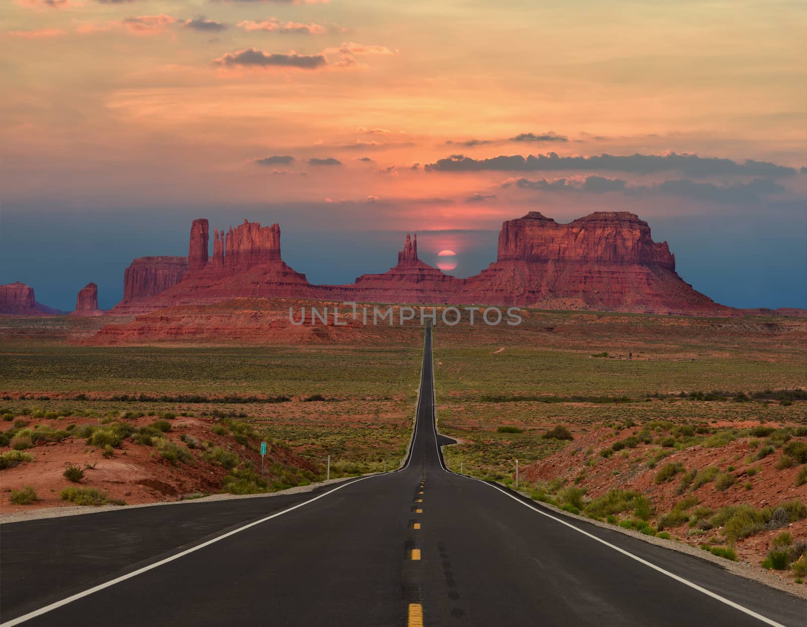 Monument Valley Scenic Highway by igorot