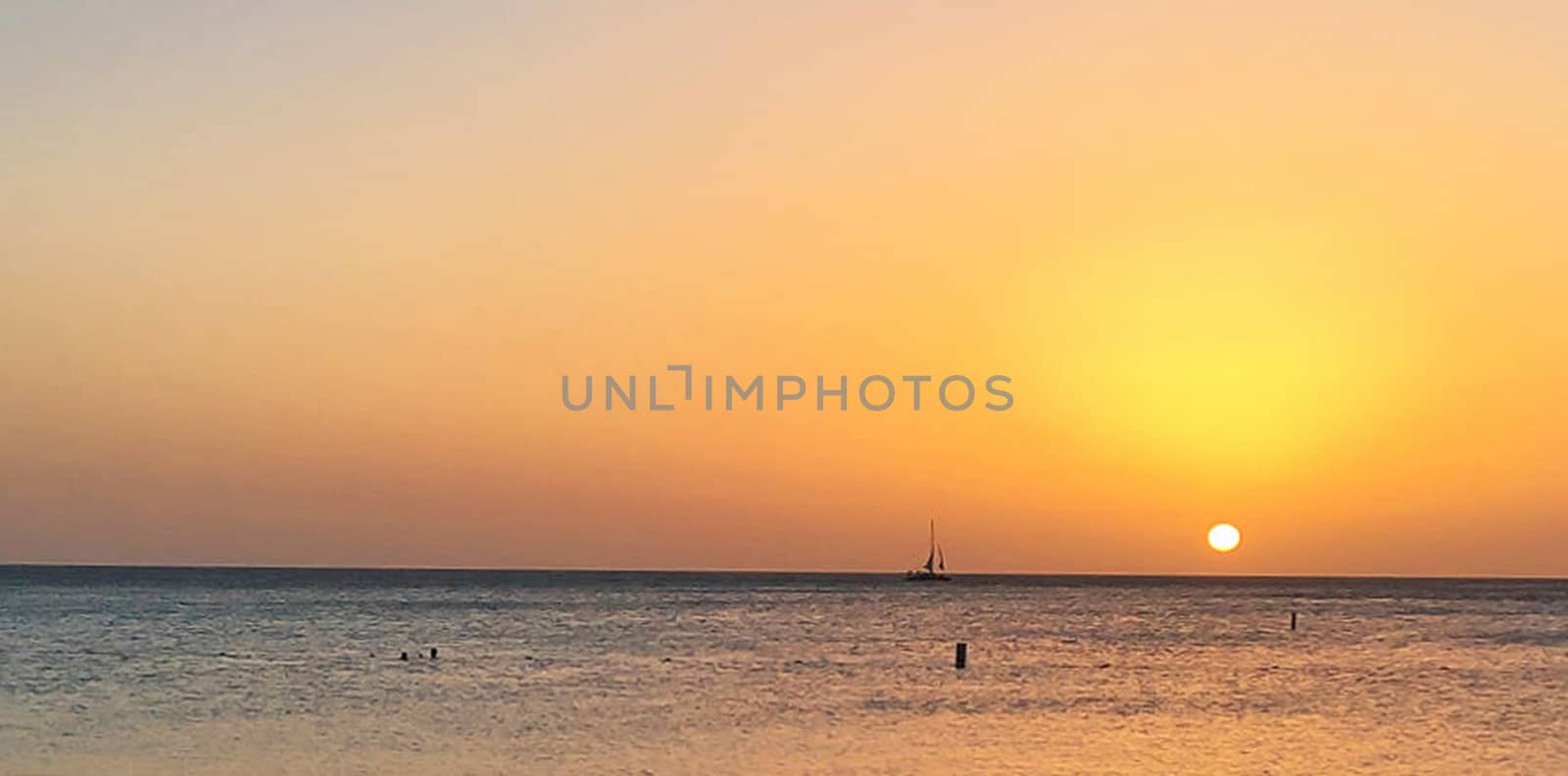 Beautiful pictures of Aruba by TravelSync27