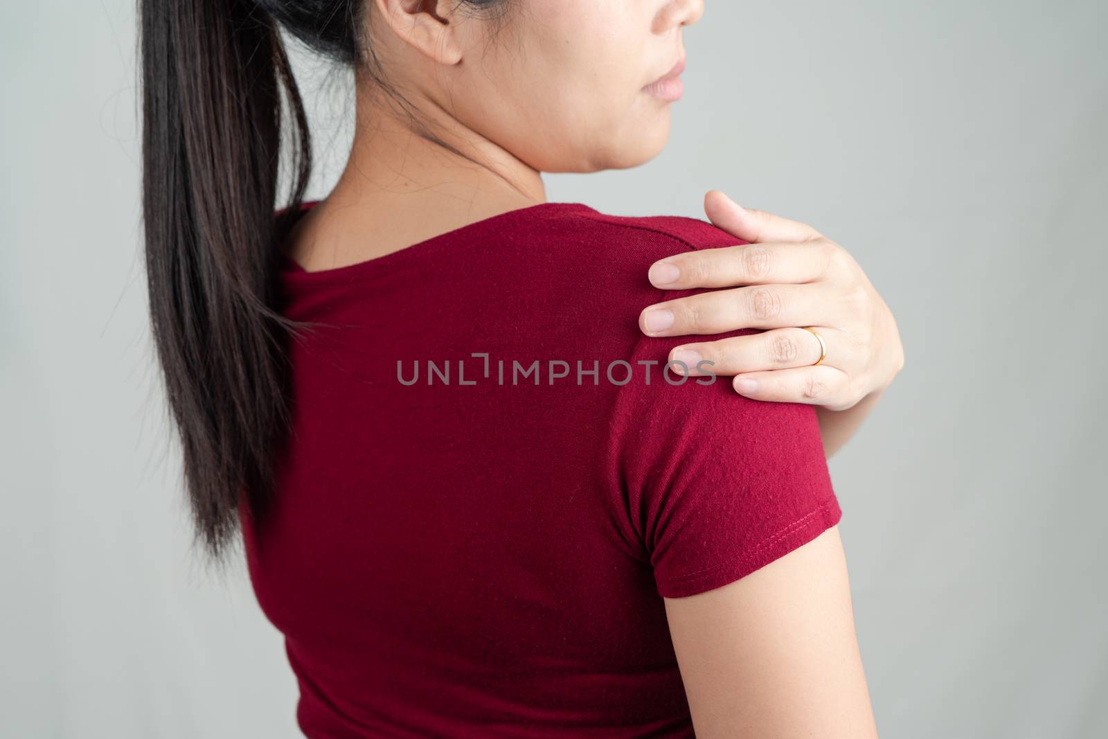 neck and shoulder pain, young women injury, healthcare and medic by psodaz