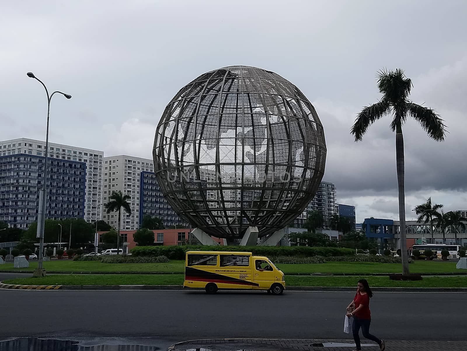 SM mall of asia globe rotunda in Pasay, Philippines by imwaltersy