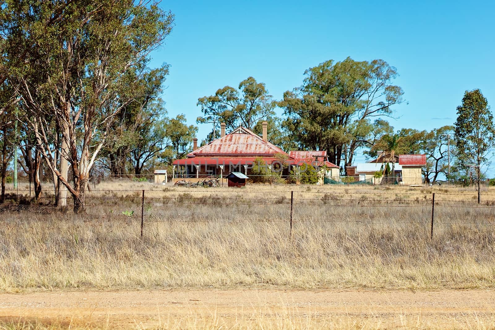 Iconic Old Australian Country Homestead by 	JacksonStock