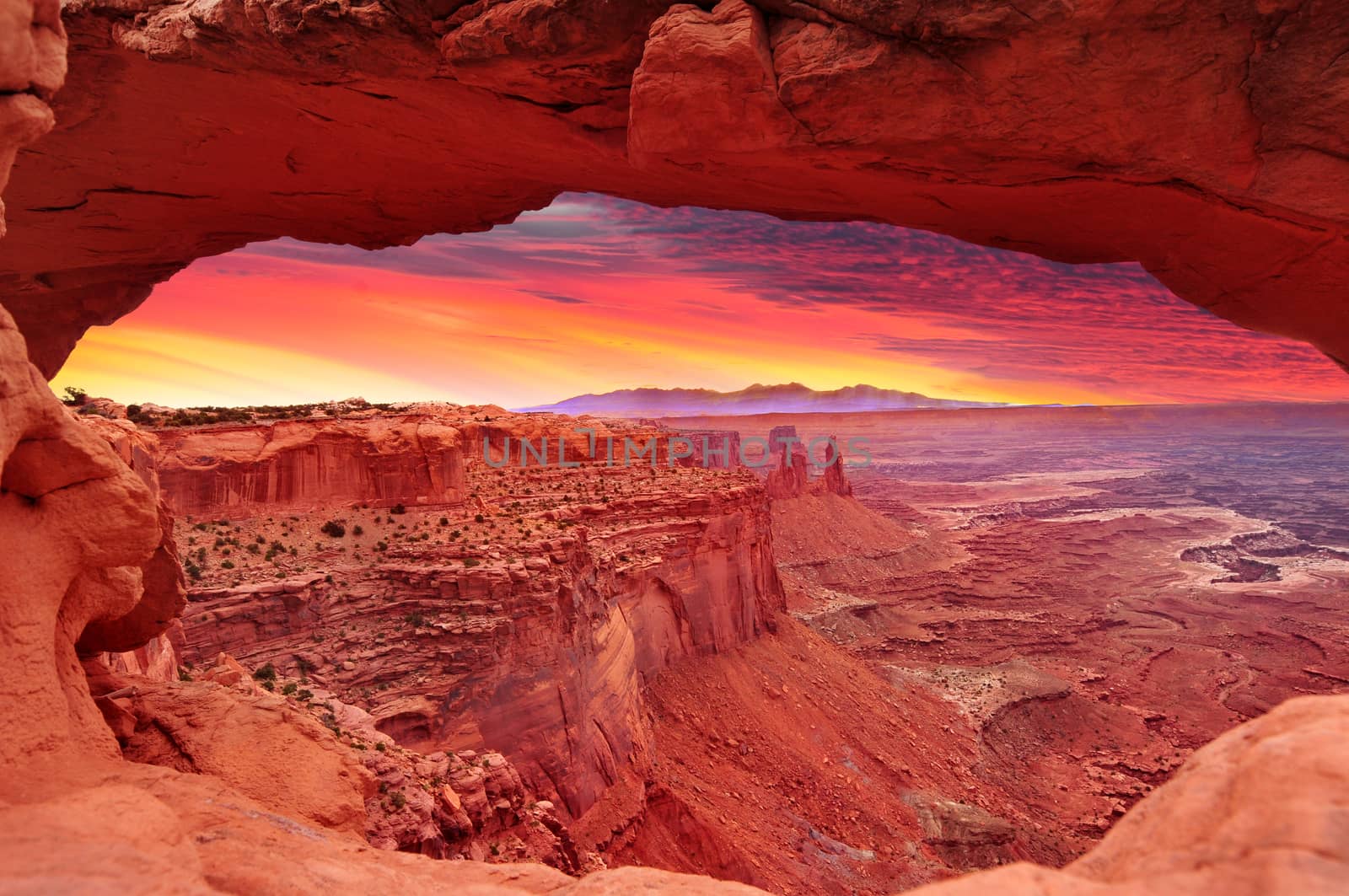 Mesa Arch by igorot