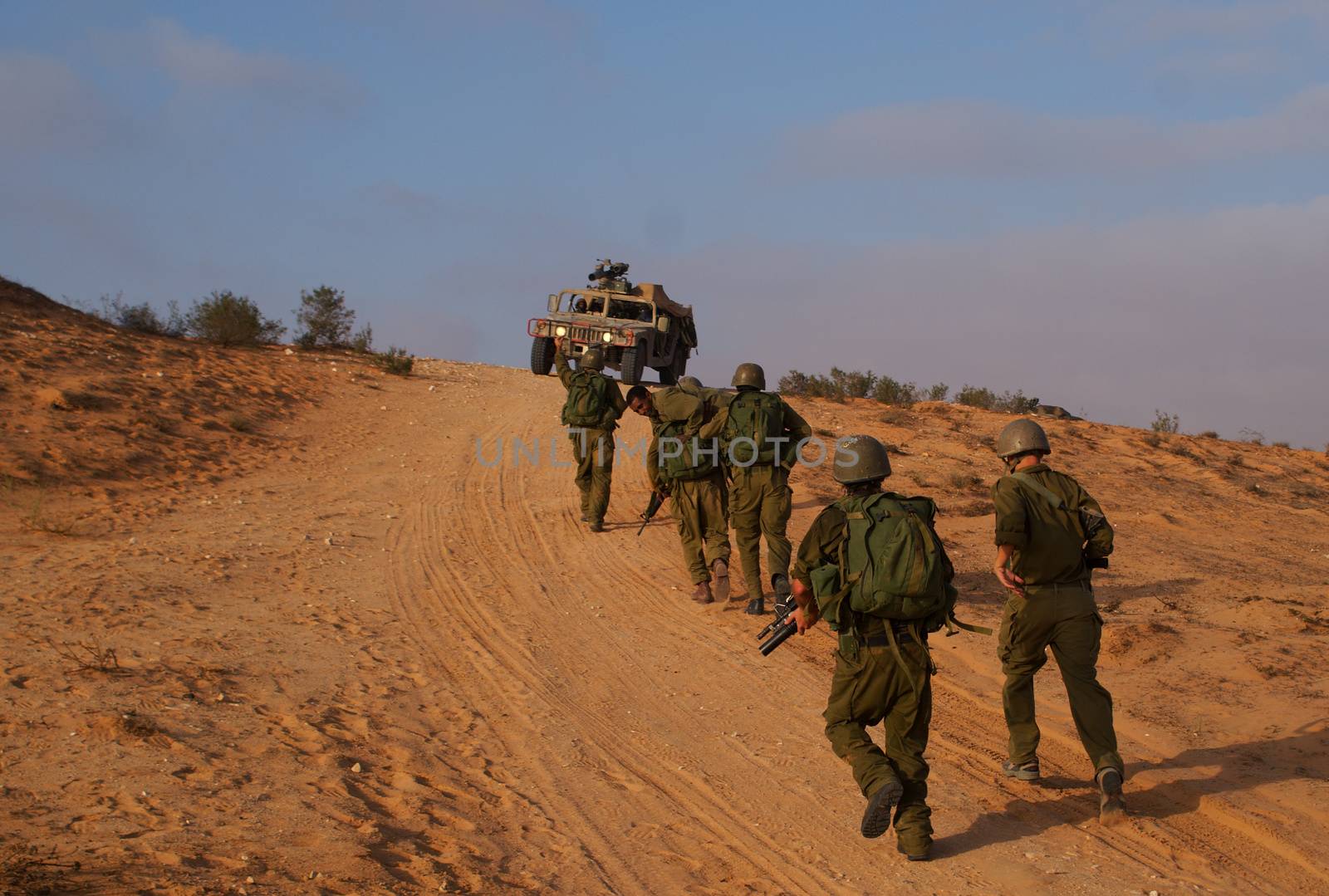 Israeli soldiers excersice in a desert by javax