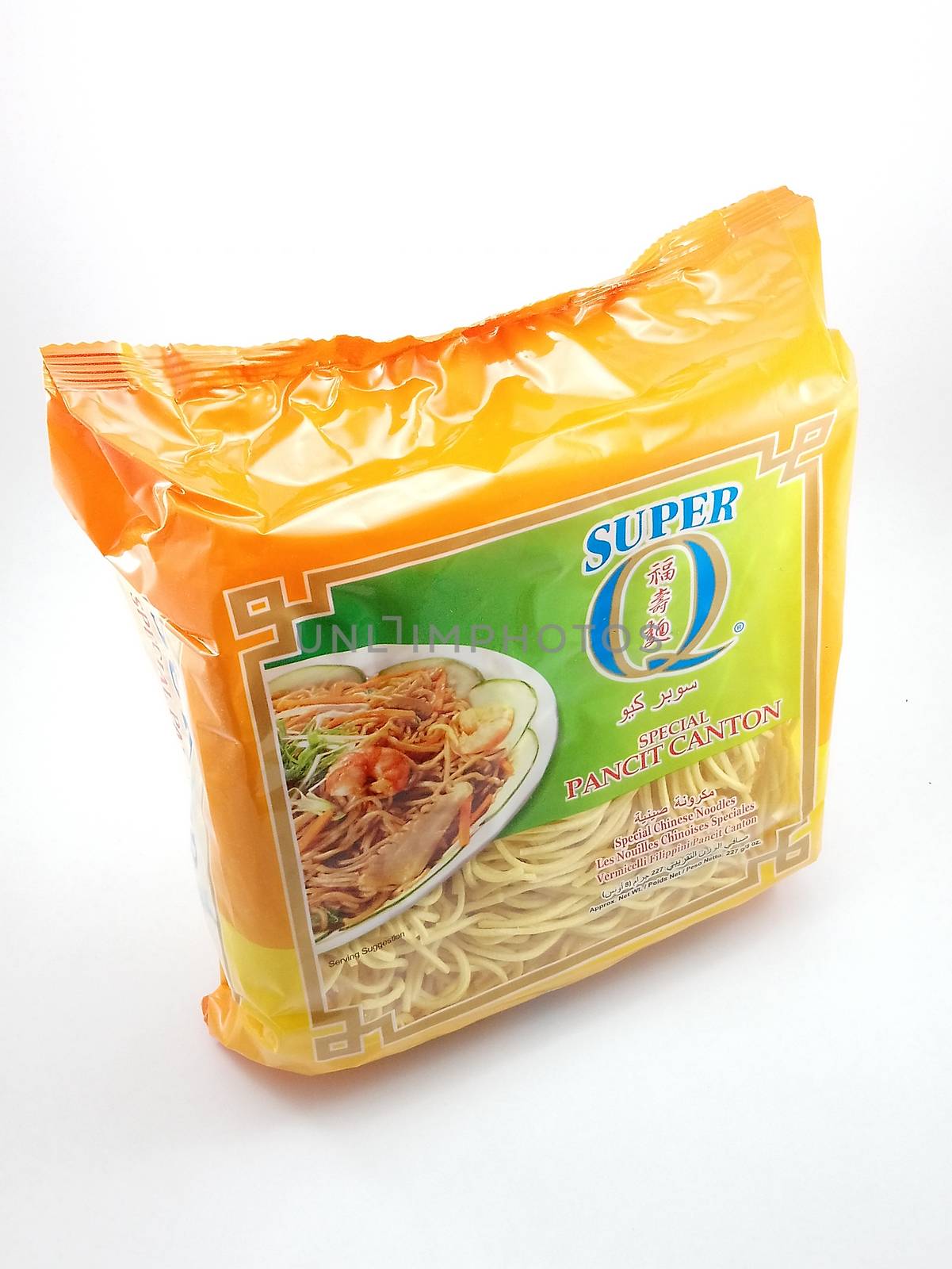 Super q special pancit canton in Manila, Philippines by imwaltersy