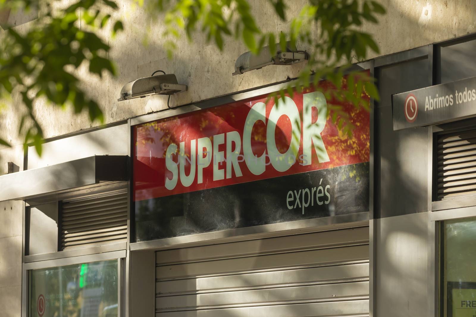 Supermarket shop chain, Supercor Exprés, Madrid by alvarobueno