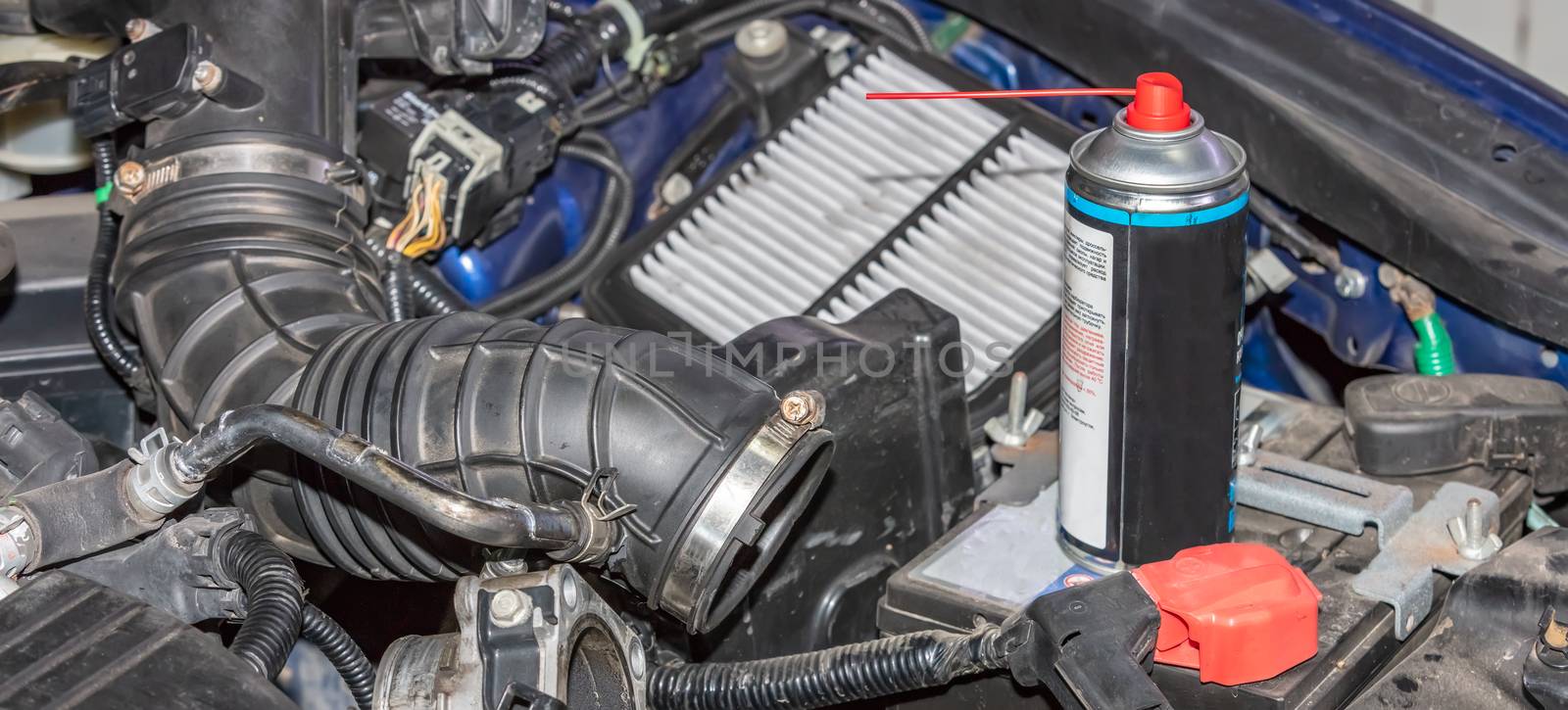 Automotive engine air intake tube, filter and can with cleaning liquid by DamantisZ