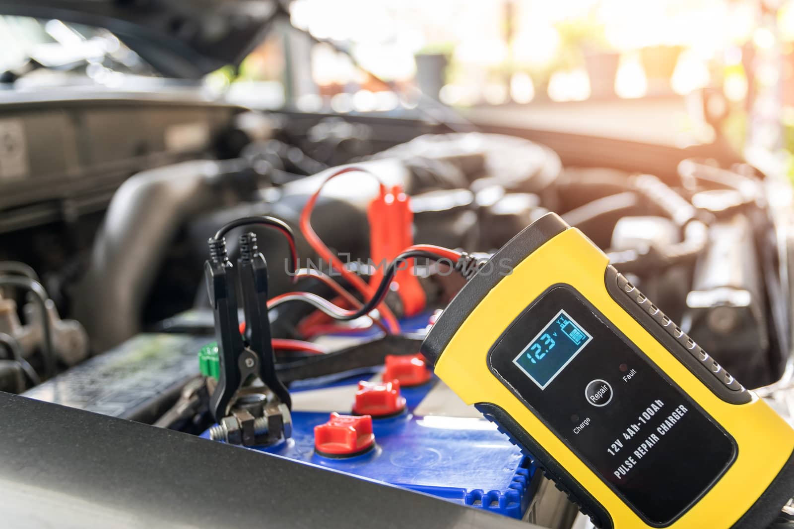 Instrumentation of voltage and temperature of the car battery.