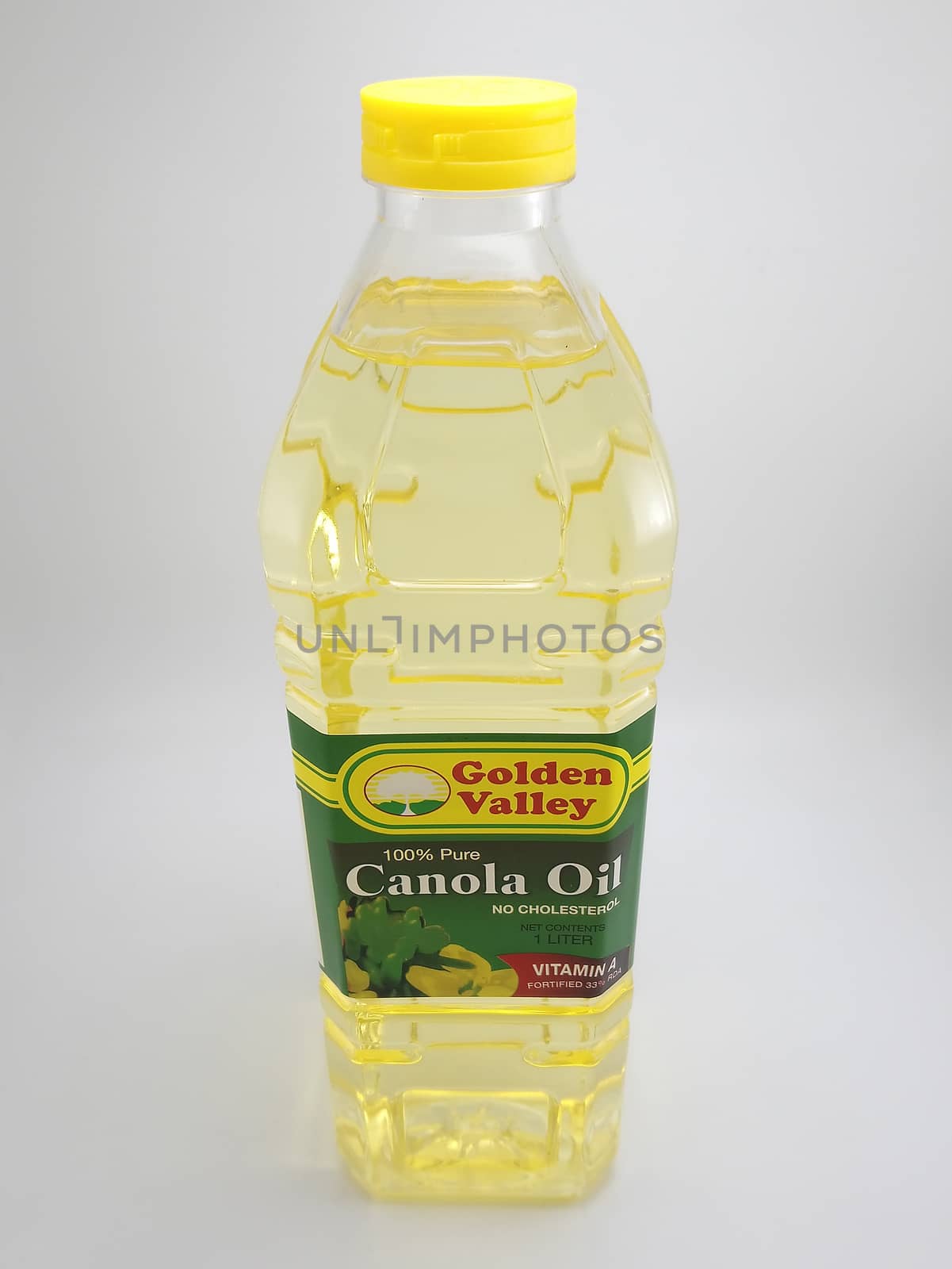 Golden valley canola oil in Manila, Philippines by imwaltersy