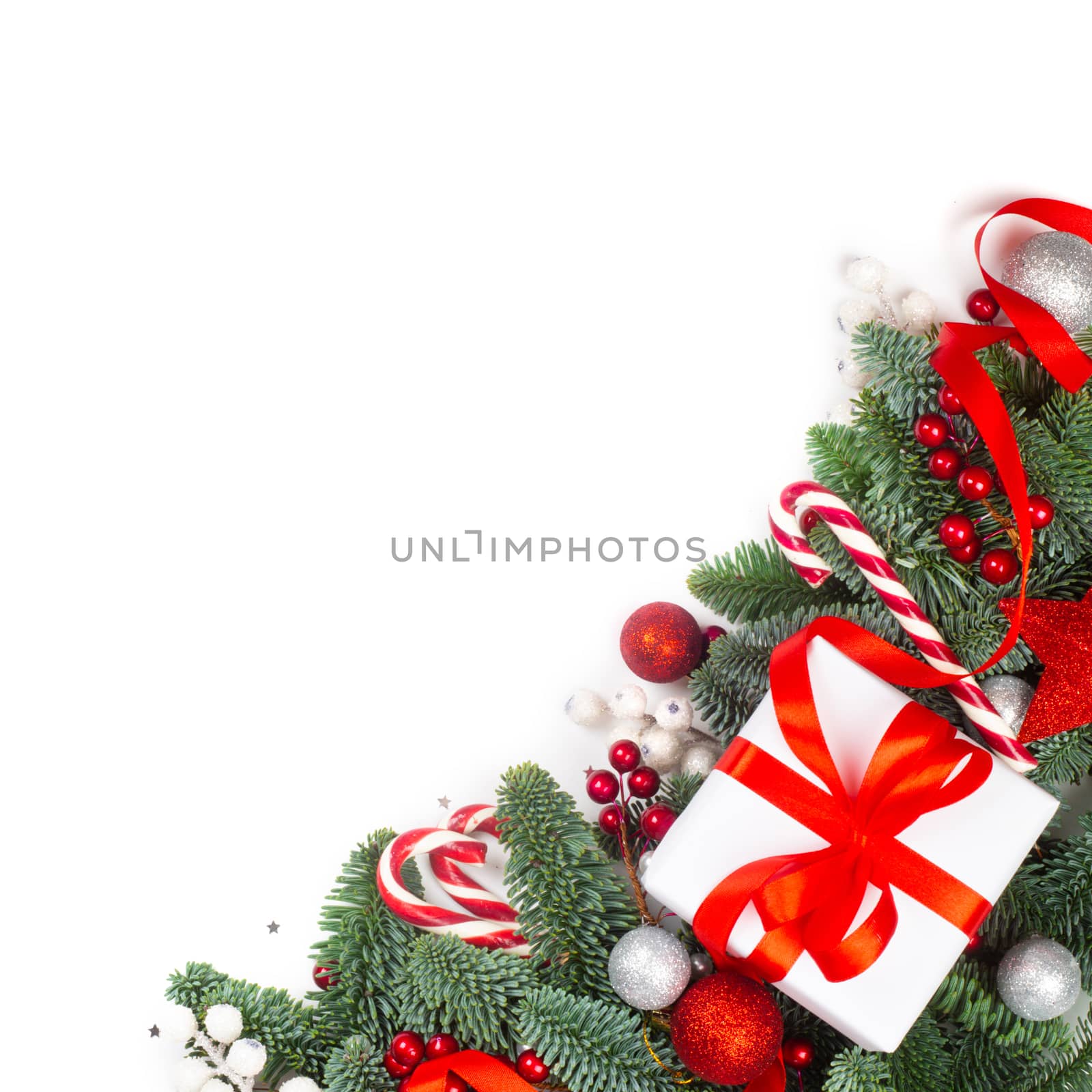 Christmas tree and gift decor by destillat