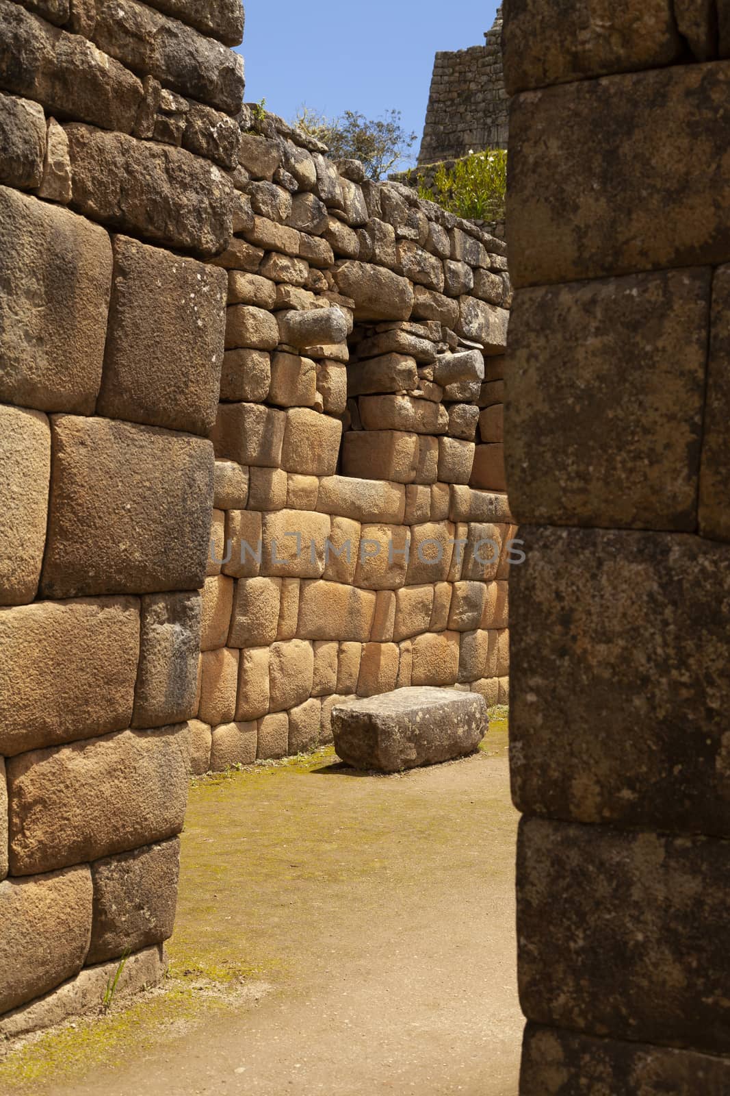 Architecture and details of the Inca constructions in Machu Picchu, Peru by alvarobueno