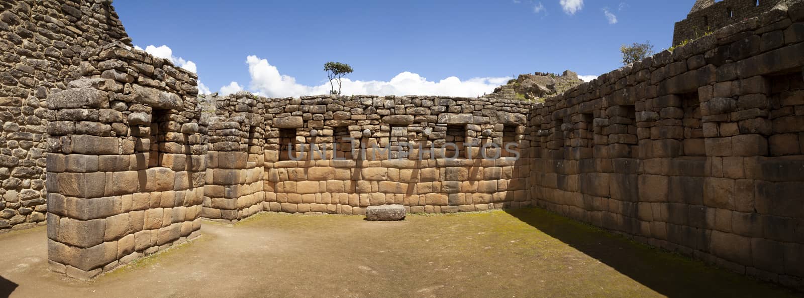 Architecture and details of the Inca constructions in Machu Picchu, Peru by alvarobueno