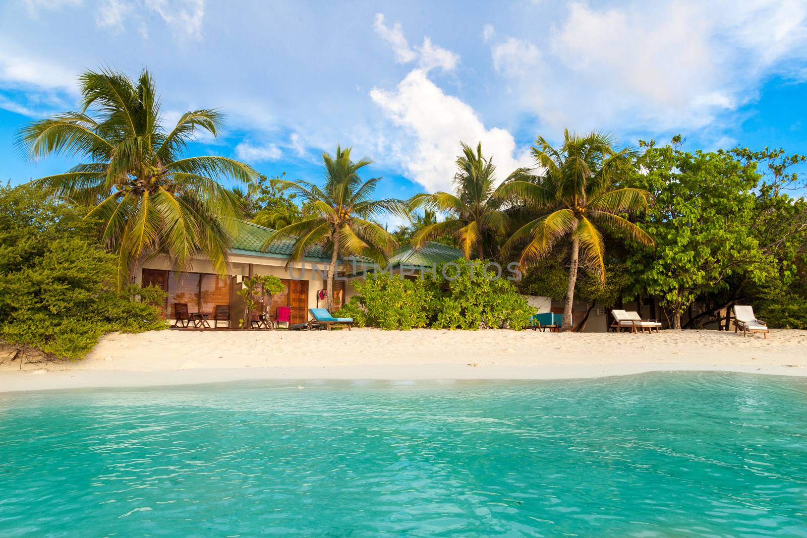 Maldives, tropical paradise, villas by the beach