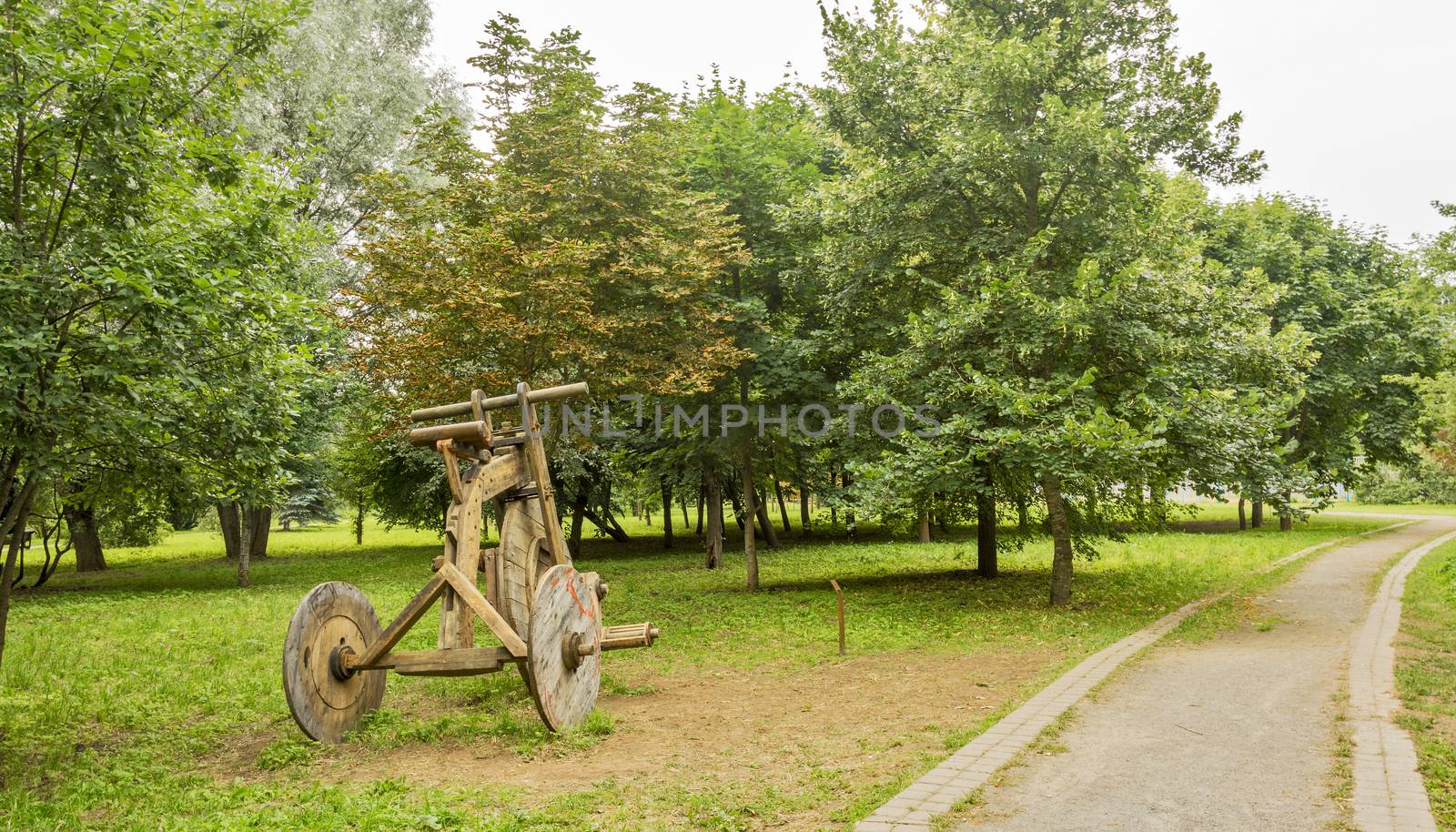 Wooden sculpture tricycle velosibeda by Grommik