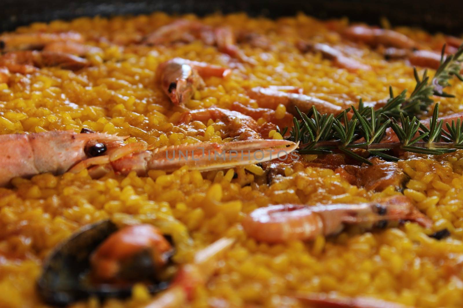 Typical spanish paella by soniabonet