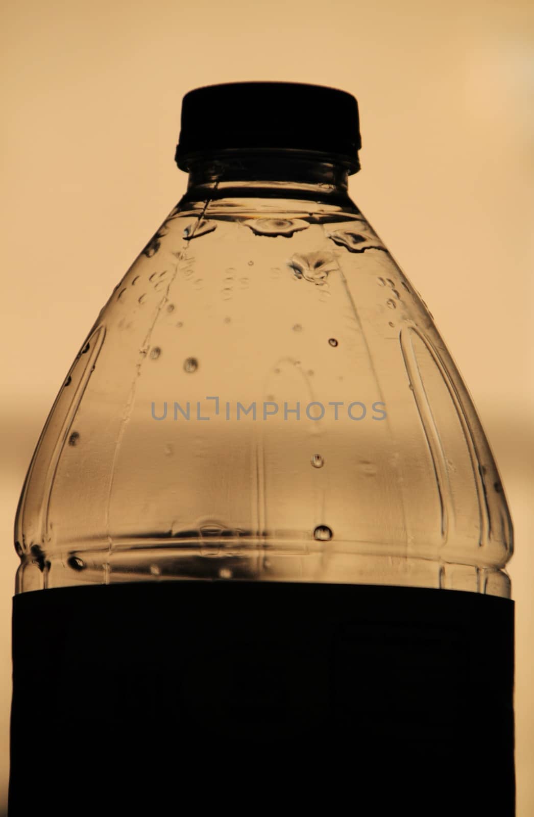 Silhouette of a plastic bottle of water by soniabonet