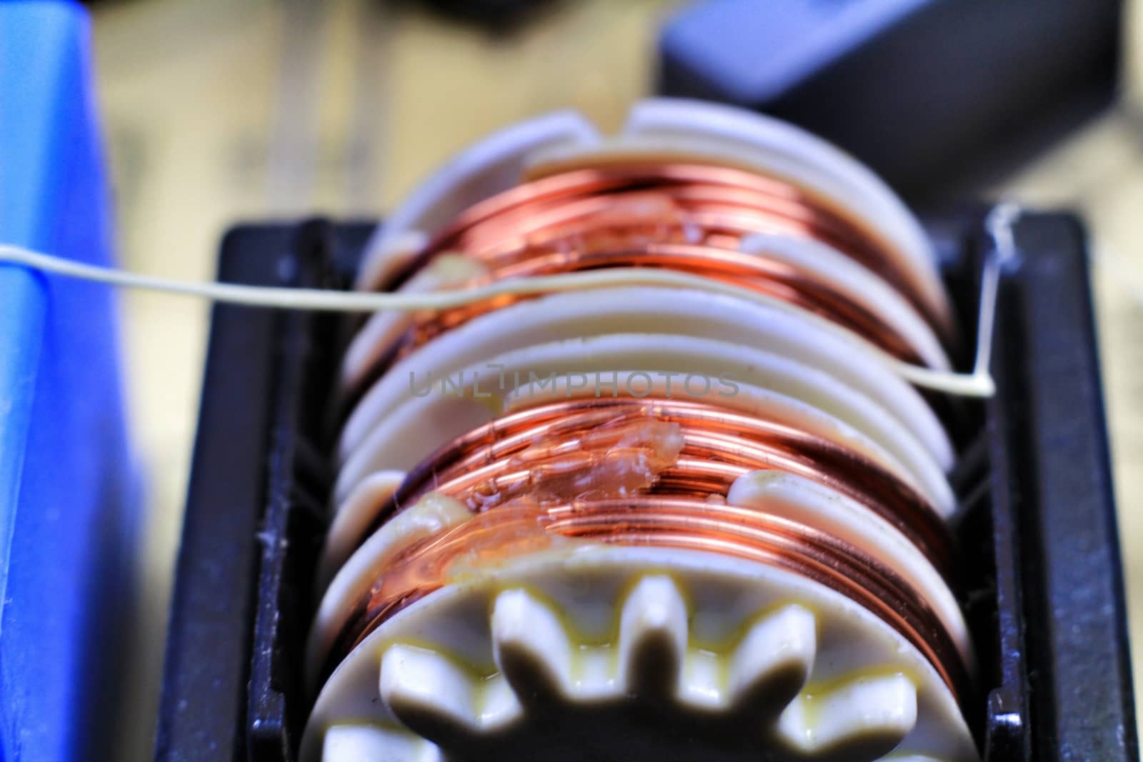 Electromagnetic coil on a motherboard by soniabonet