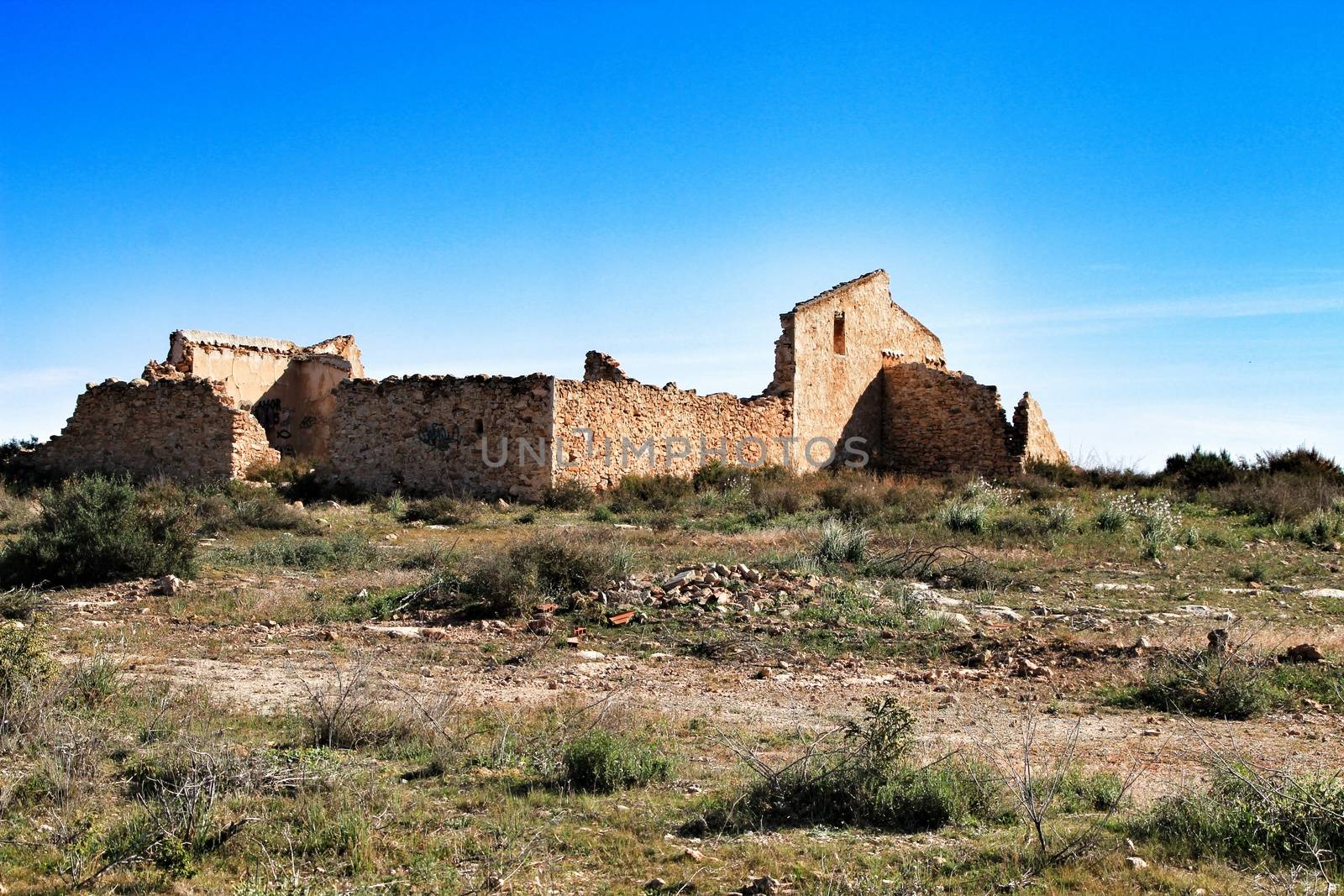 Abandoned house in the countryside in Alicante