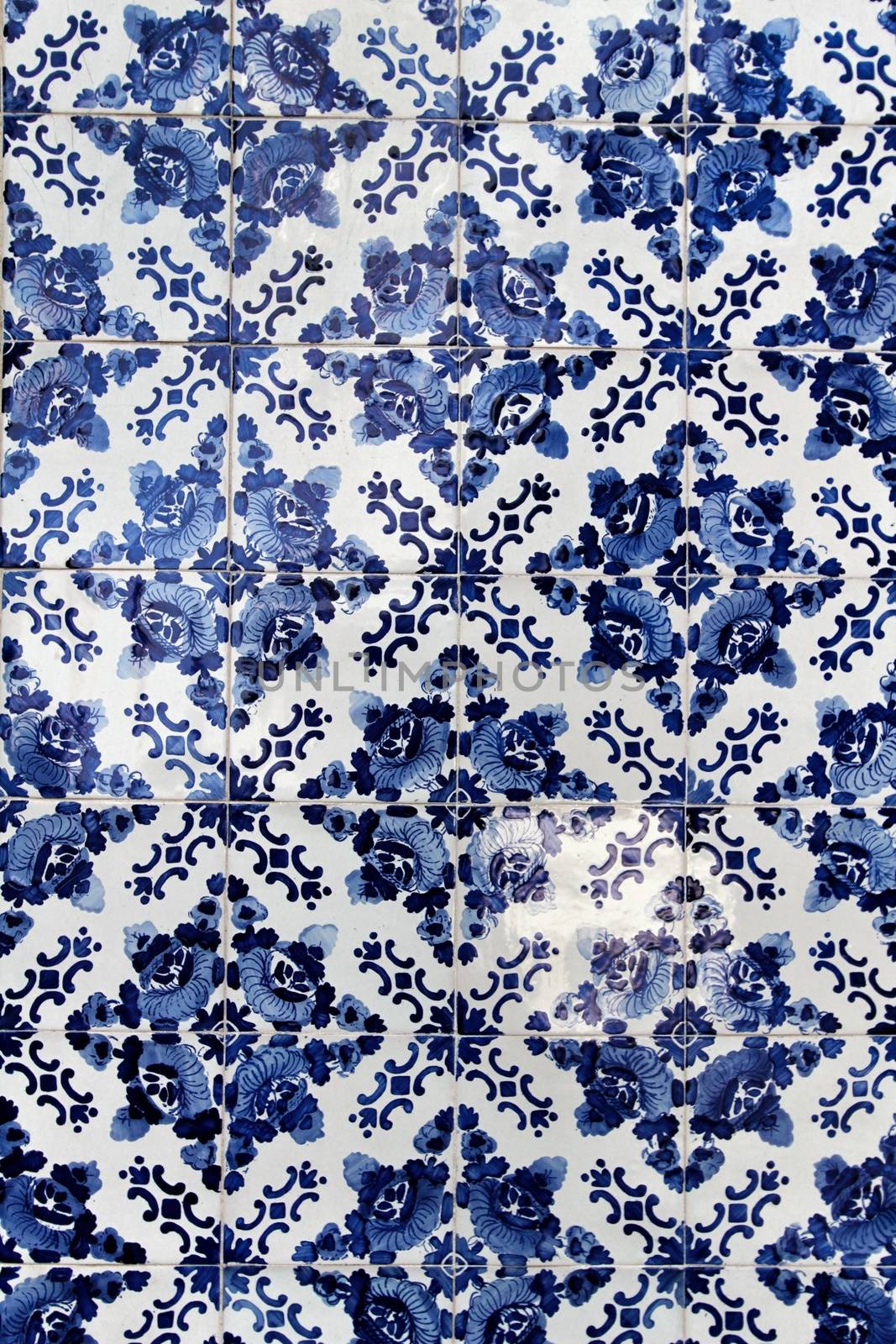 Colorful and vintage tiles of Portugal by soniabonet