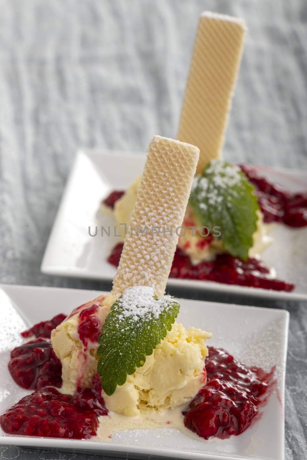 ice cream with hot raspberries by bernjuer