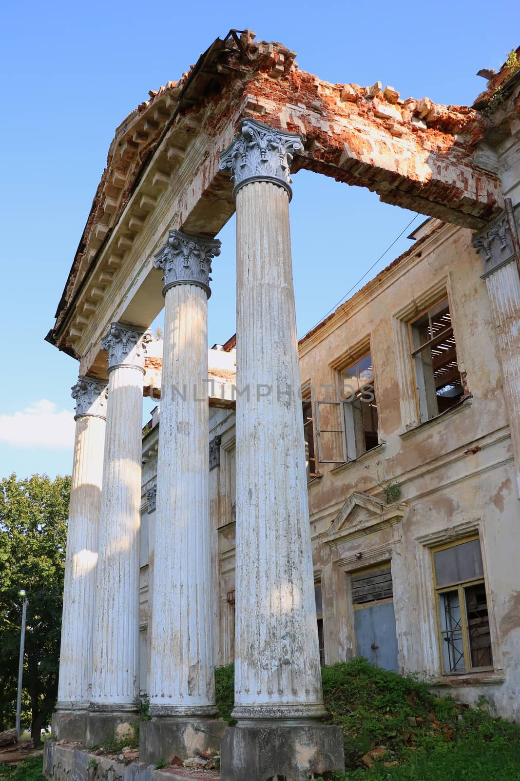 Columns of an old castle, permission after the war