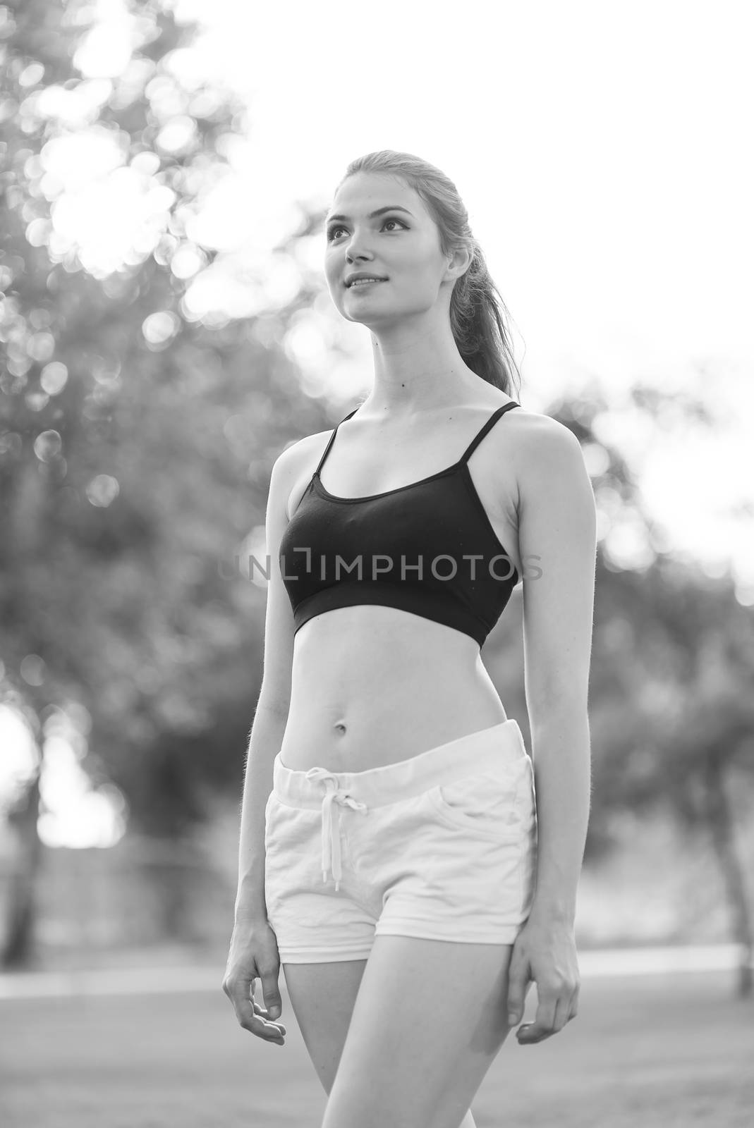 Portrait of a beautiful young sporty girl