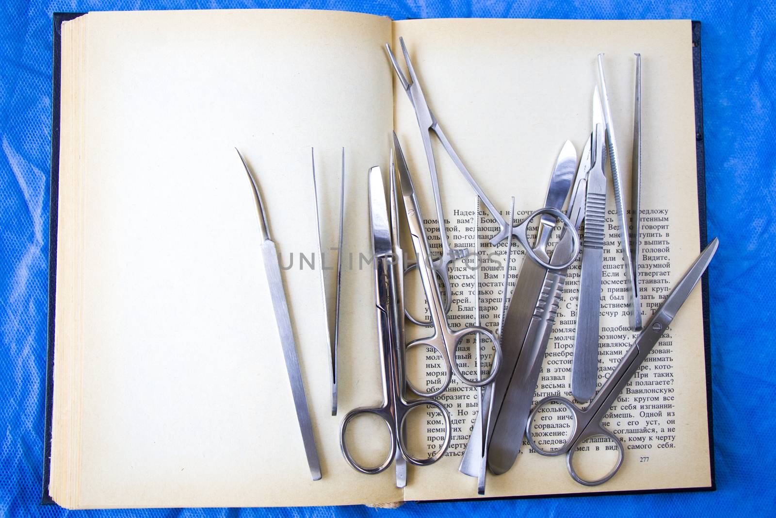 Dissection Kit - Stainless Steel Tools for Medical Students of Anatomy, Biology, Veterinary, Marine Biology and learning book