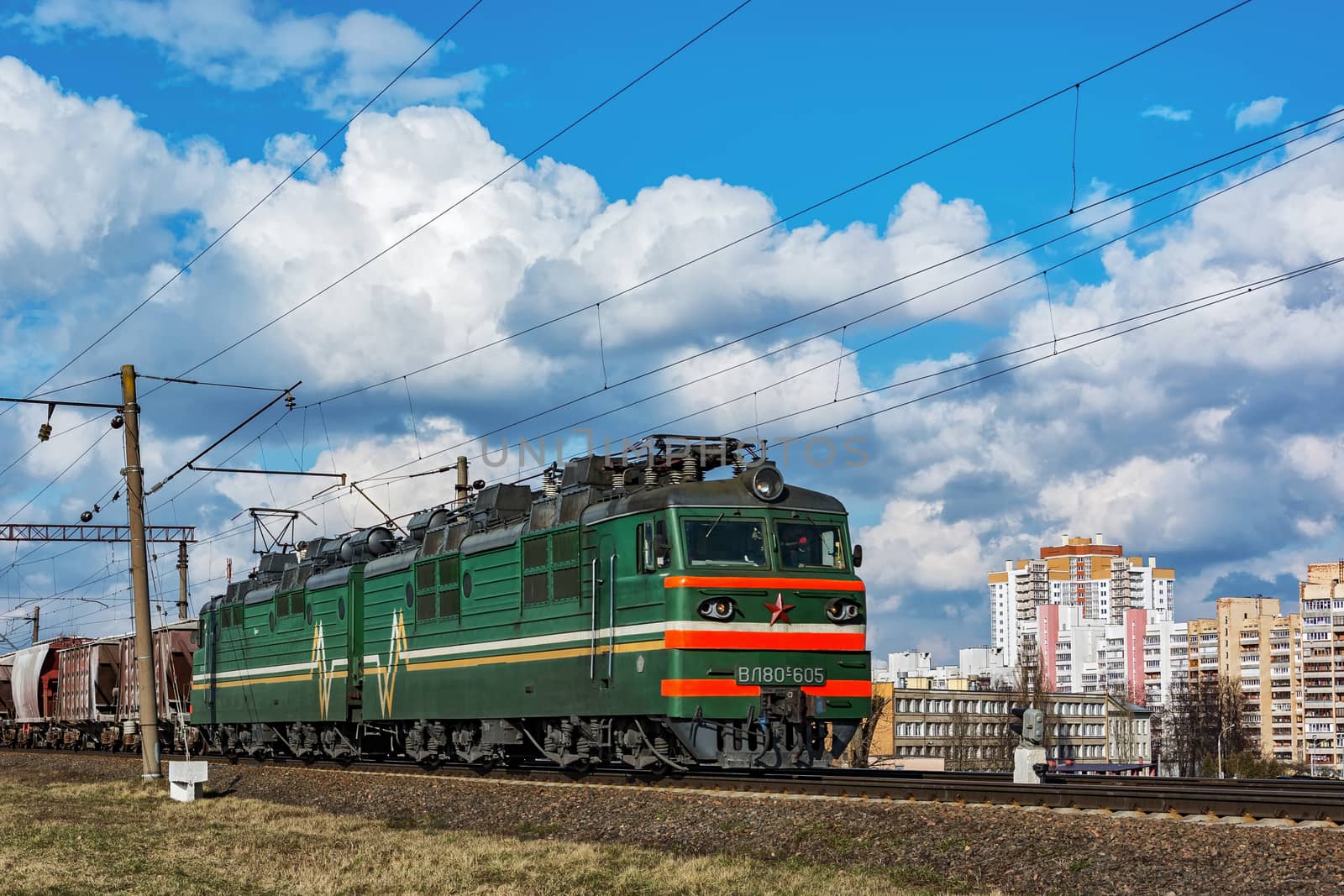 Locomotive of freight train by Grommik