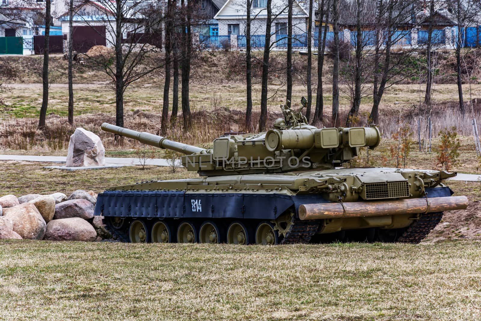 T-80BV tank in the exposition to the soldiers of the internation by Grommik