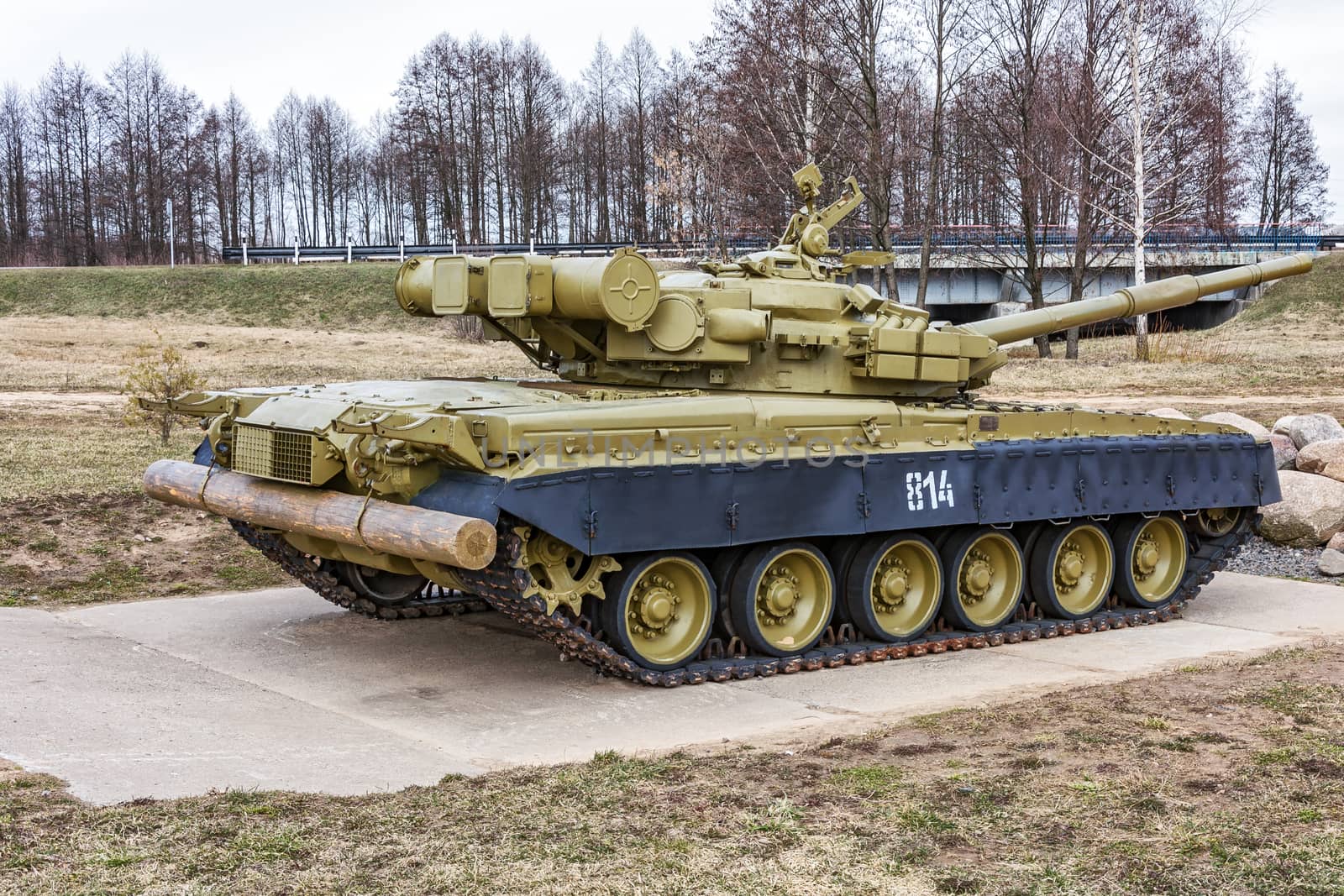 T-80BV tank in the exposition to soldiers of internationalists ( by Grommik